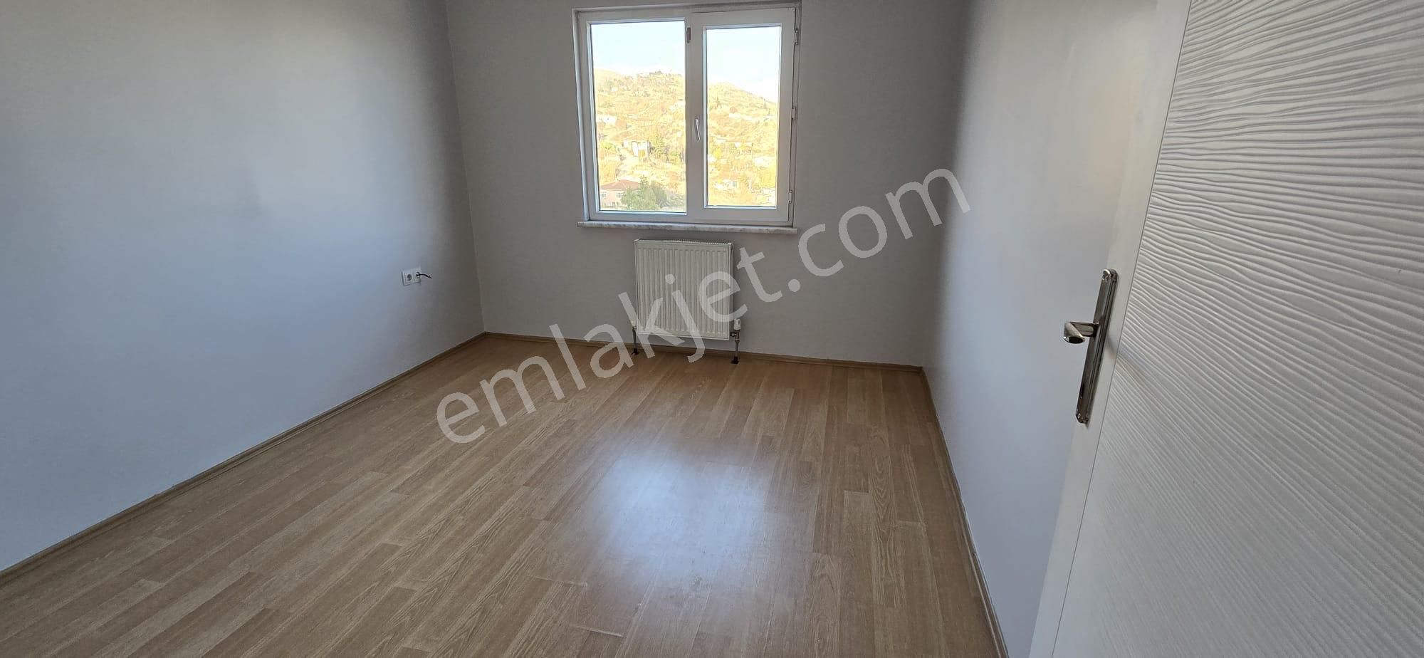 Merkez Emlak 3+1 Kat 10 Ön Cephe İçi Yapılı Asansörlü 120 M2 - Görsel 8