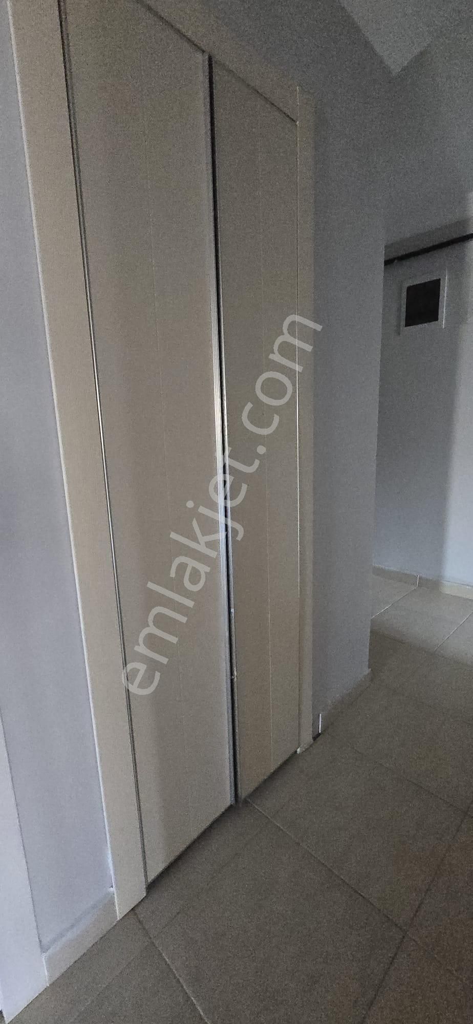 Merkez Emlak 3+1 Kat 10 Ön Cephe İçi Yapılı Asansörlü 120 M2 - Görsel 3