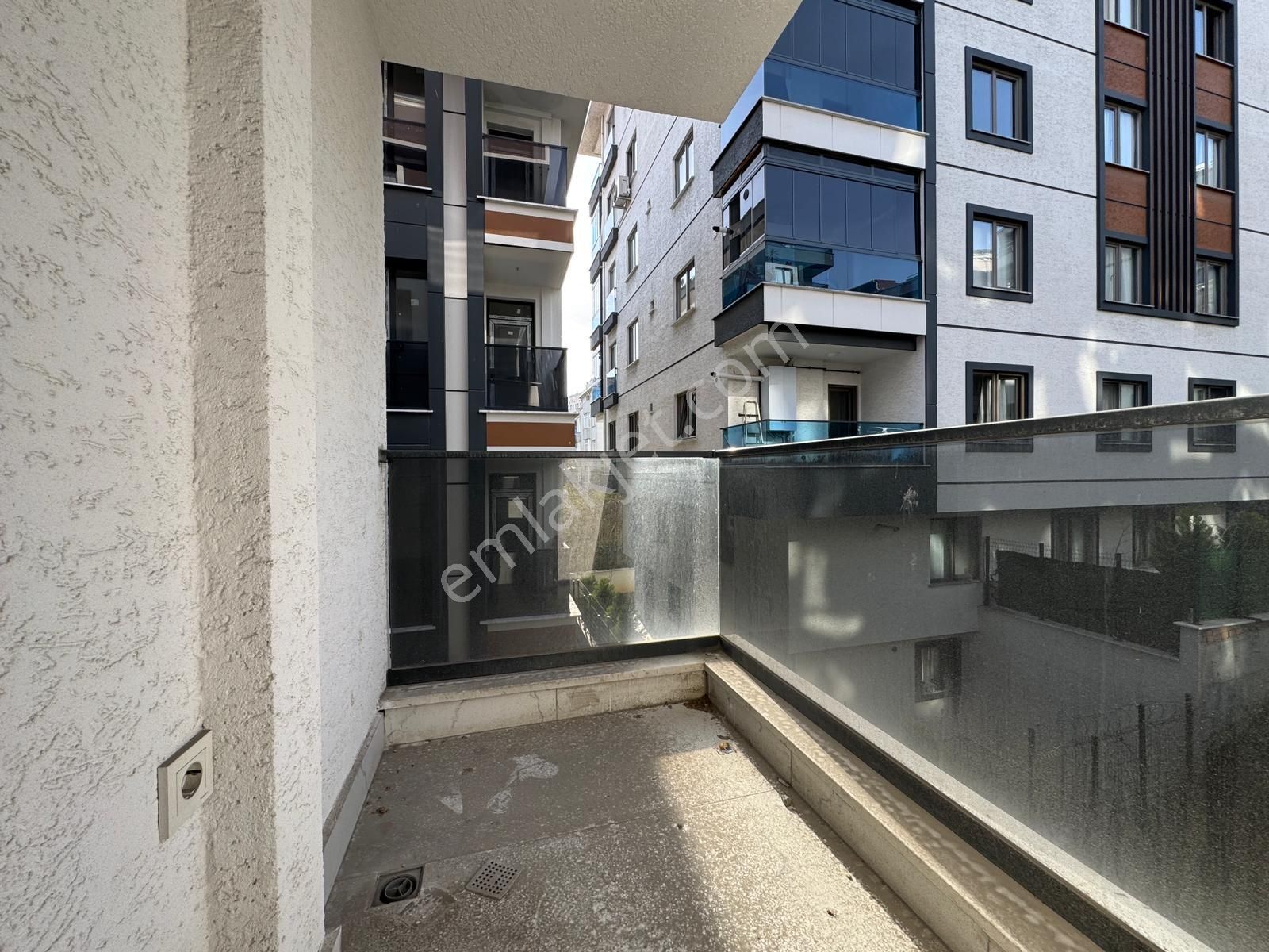 Beylikdüzü Yakuplu Da Satılık 2+1 Arakat Otoparklı Sıfır Daire - Görsel 12
