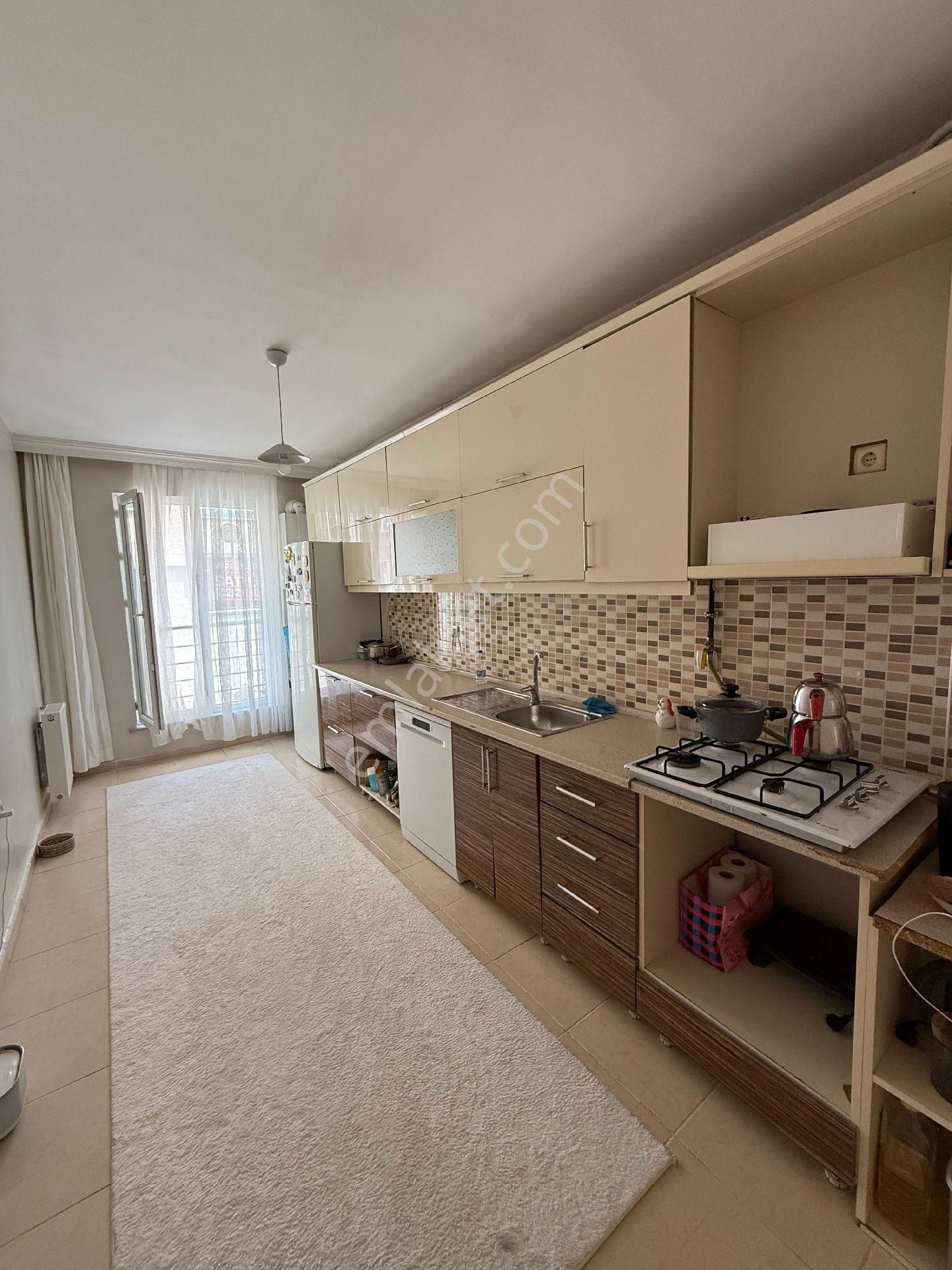 Kanlı Kavak Parkında Sahibinden Temiz Kiralık - Görsel 3