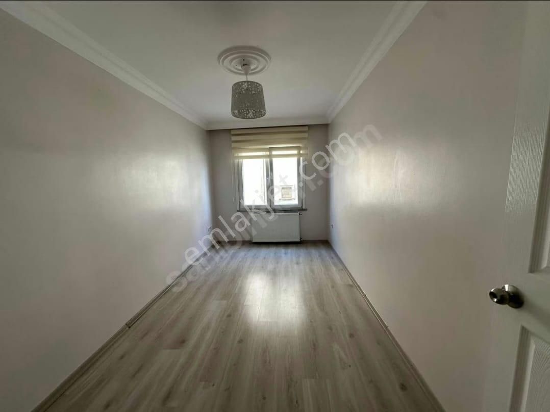 Emlak Dünyasından Pendik Güzelyalı 3+1 Satılık Daire - Görsel 6