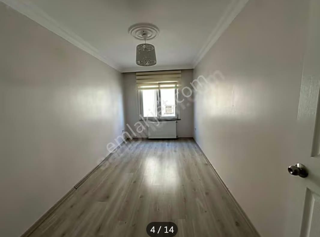 Emlak Dünyasından Pendik Güzelyalı 3+1 Satılık Daire