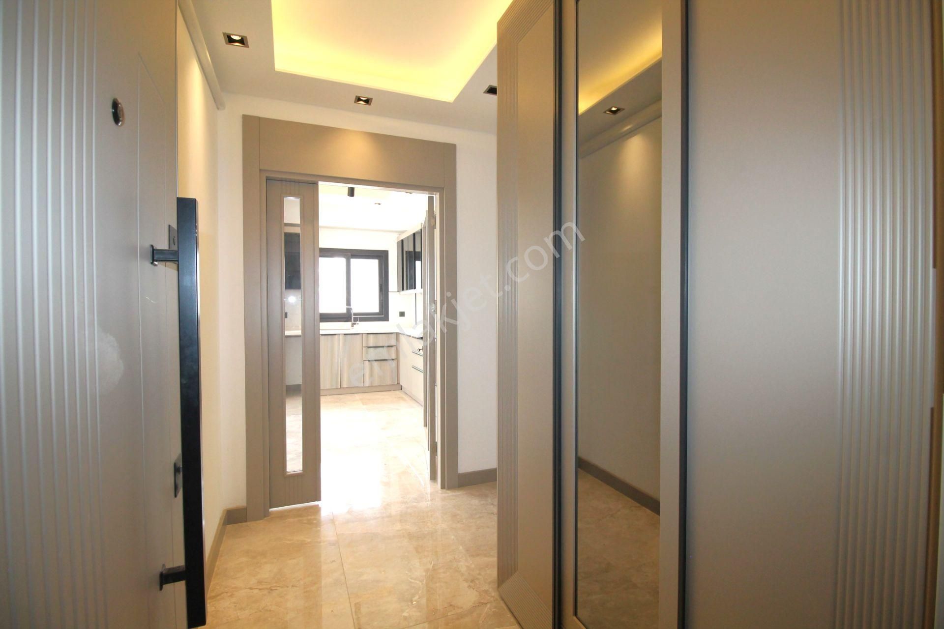 Retro’dan Şıklığı Ve Modern Dizaynı İle Başınızı Döndüren Lüks 2+1 - Görsel 2