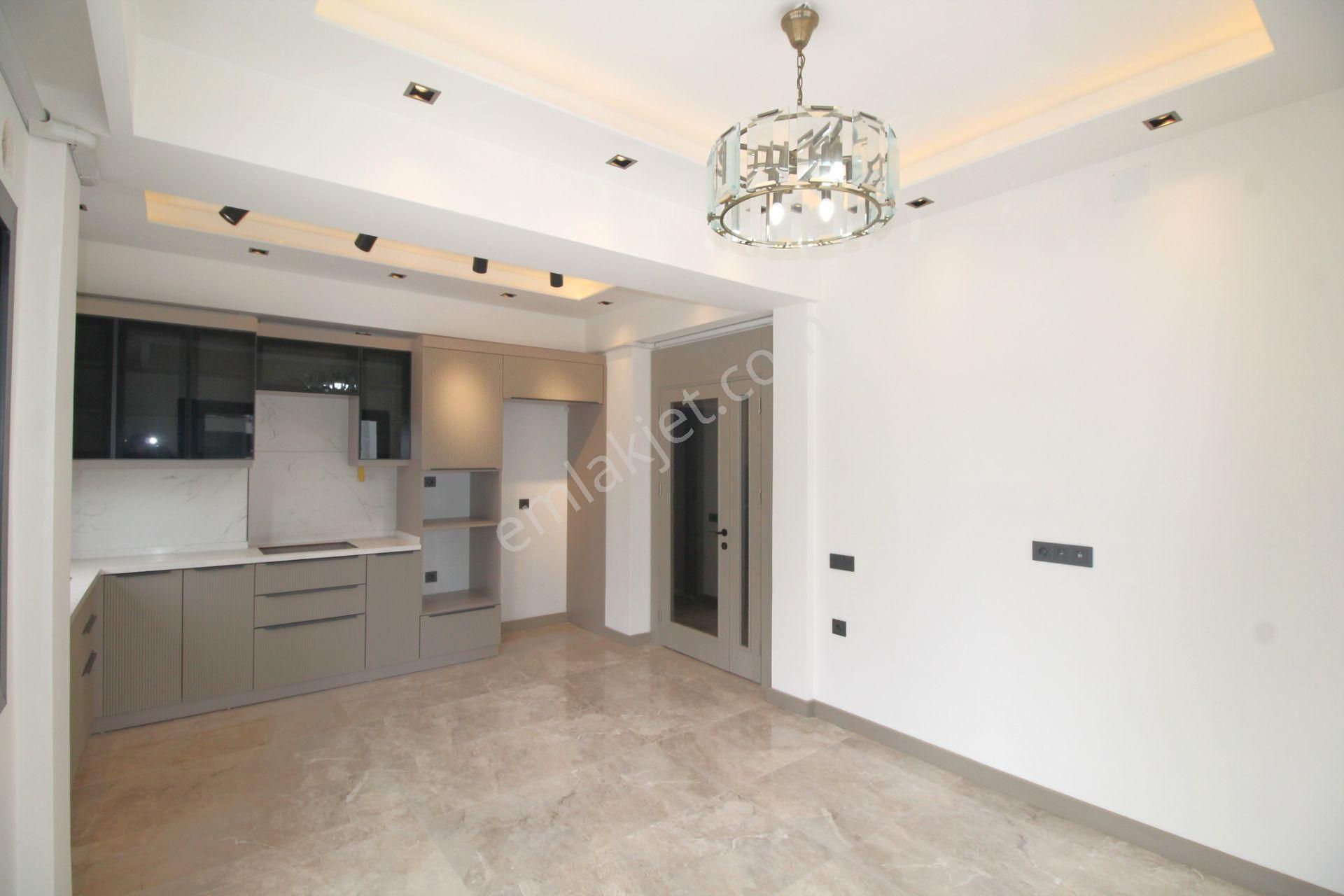 Retro’dan Şıklığı Ve Modern Dizaynı İle Başınızı Döndüren Lüks 2+1 - Görsel 4