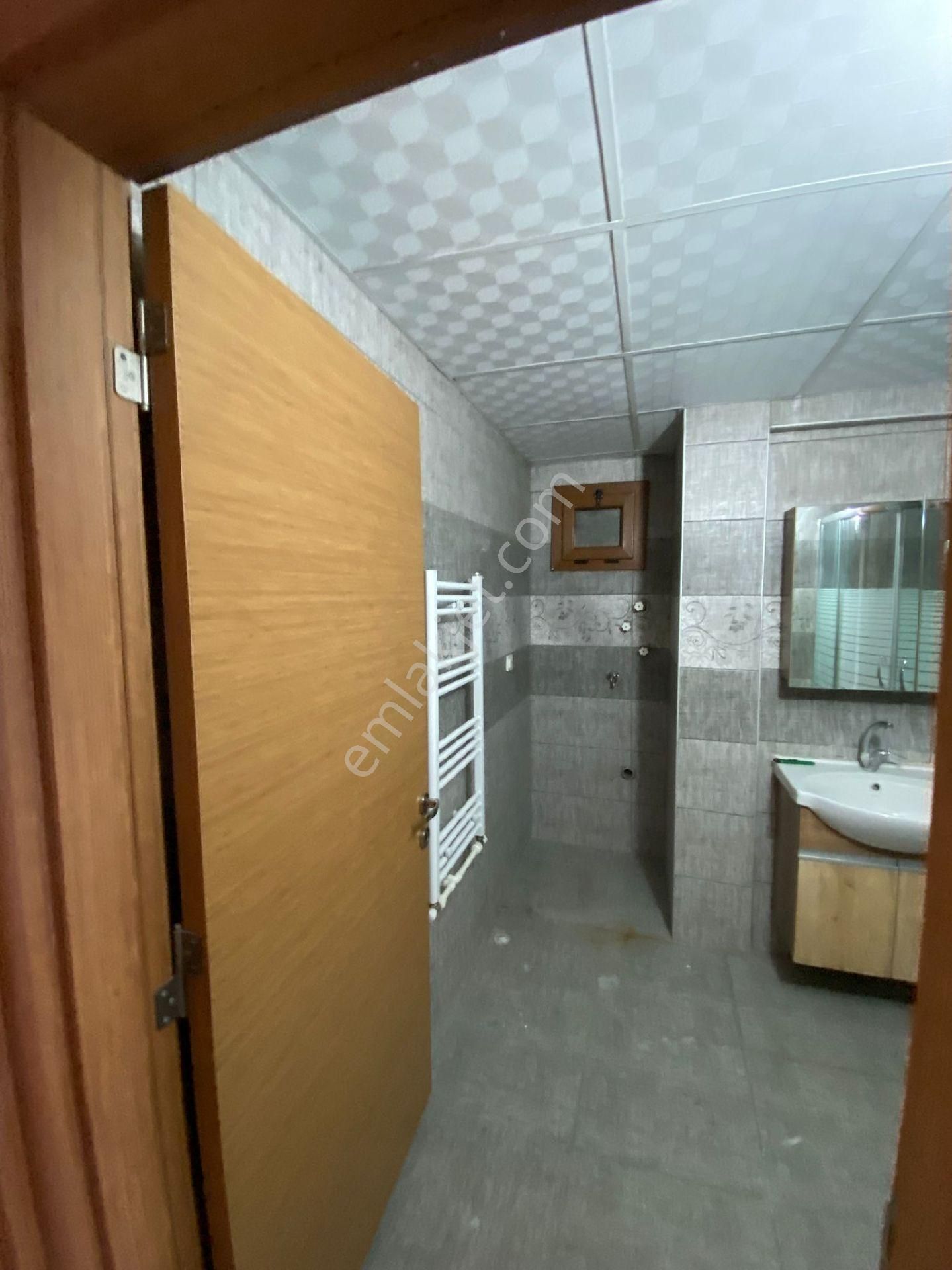 Bergama Gaziosmanpaşa Önü Açık Ferah Doğalgazlı Asansörlü Kapalı Mutfak 3+1 Geniş Ara Daire Kiralık - Görsel 16