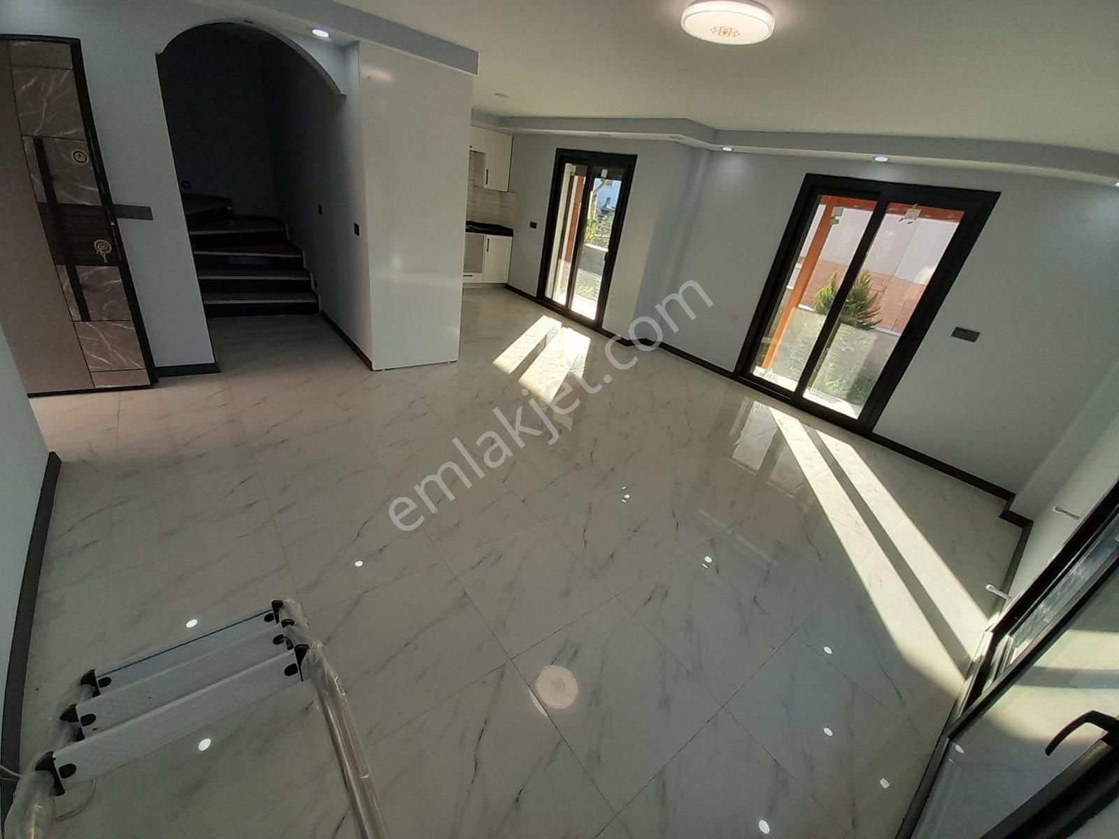 Kuşadası Guzelcamlida 3+1 Mustakil Parsel Arsalı Villa - Görsel 27