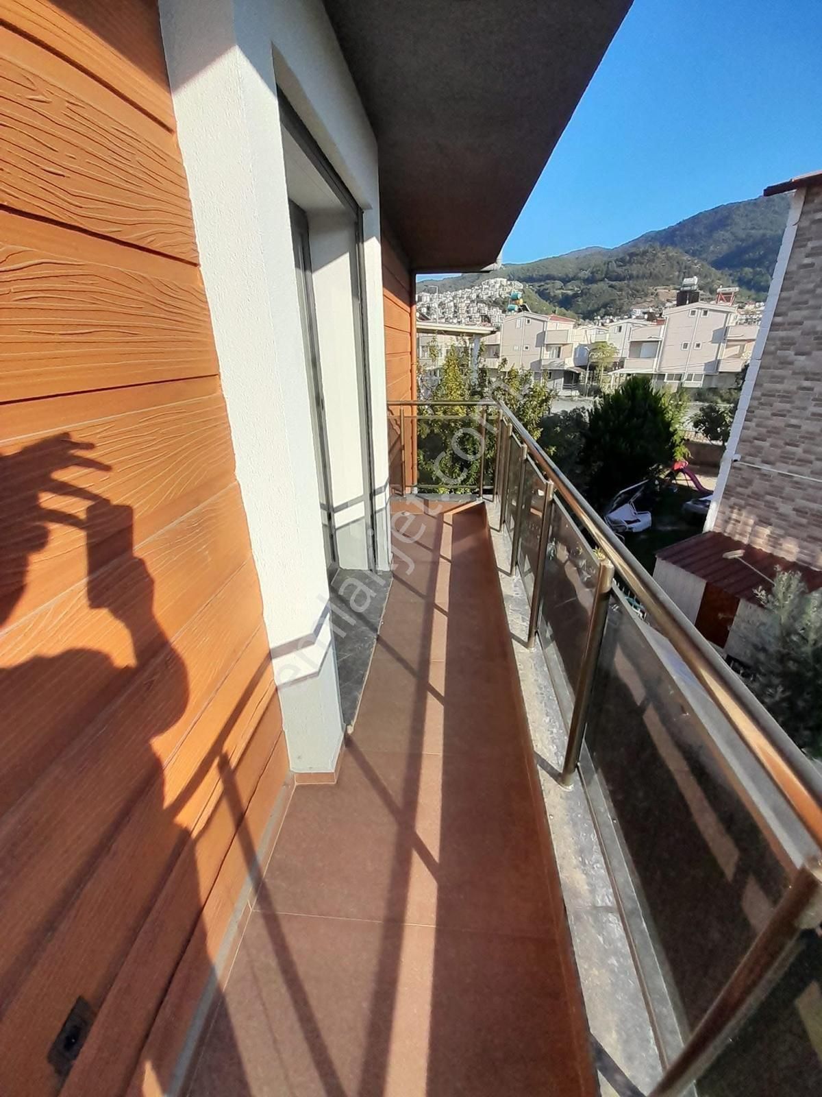 Kuşadası Guzelcamlida 3+1 Mustakil Parsel Arsalı Villa - Görsel 31