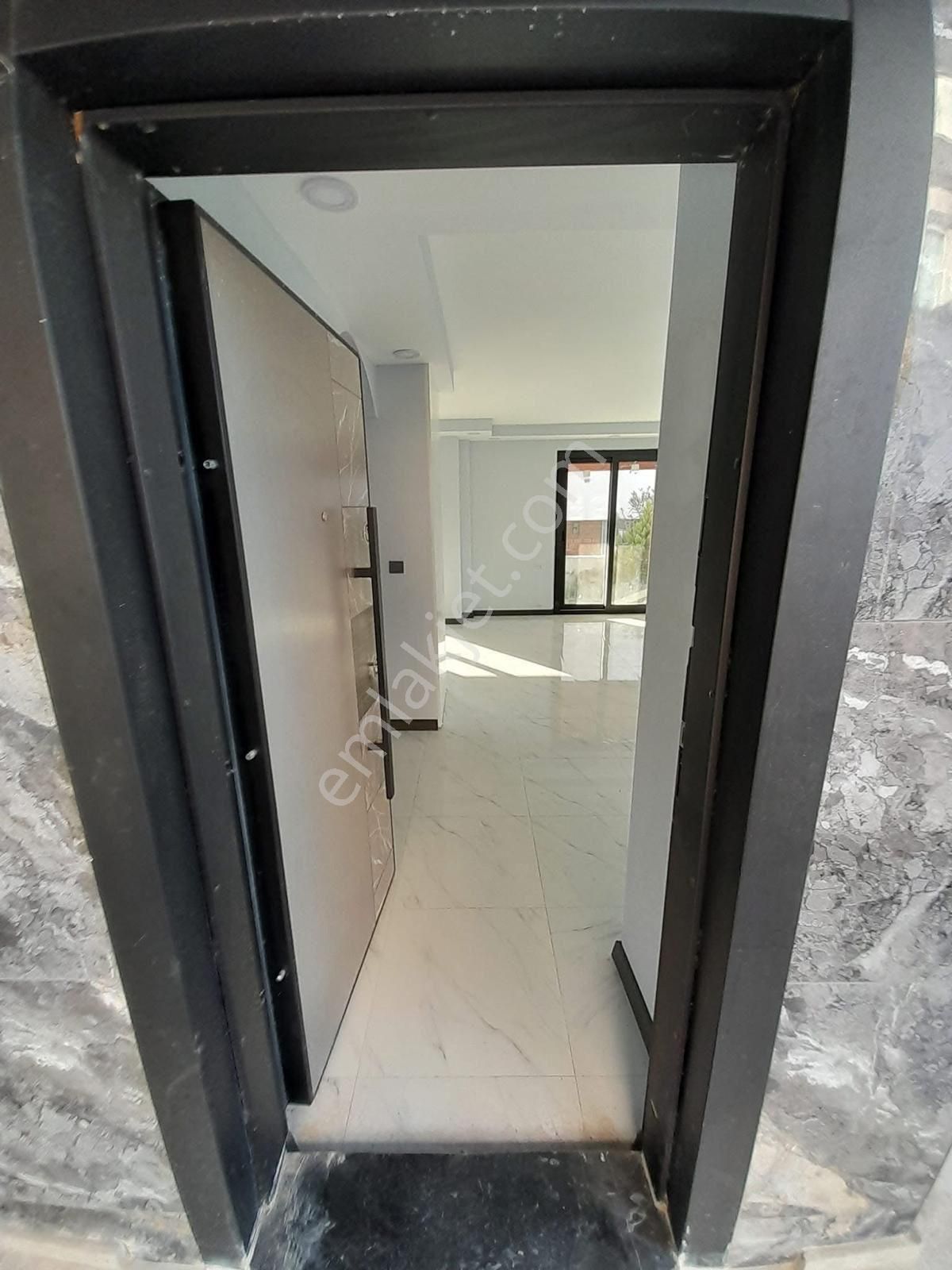 Kuşadası Guzelcamlida 3+1 Mustakil Parsel Arsalı Villa - Görsel 11