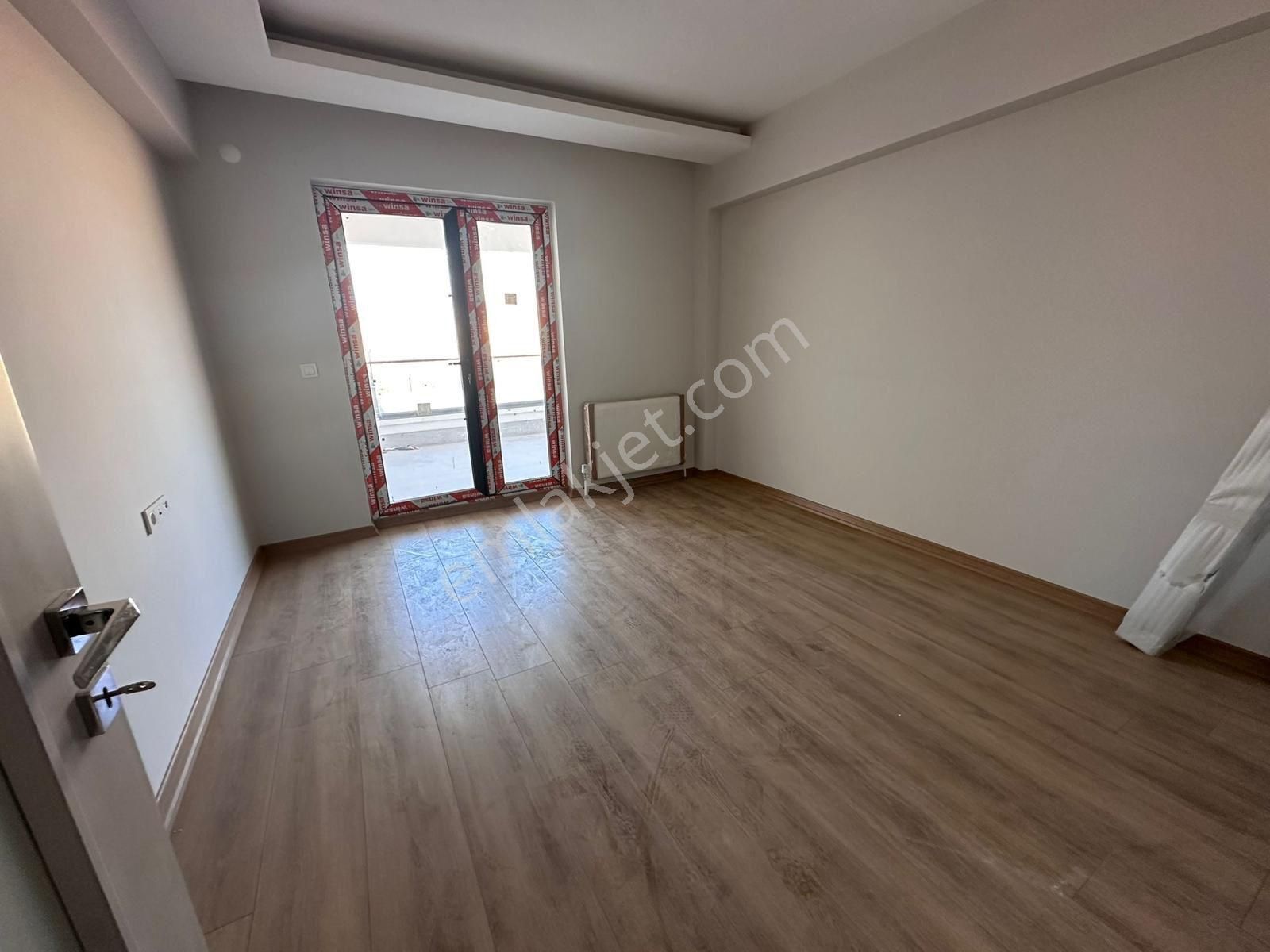 Yuvaköy'de Ultra Lüks Yapılı Kilerli 4,5+1 Satılık Daire - Görsel 18