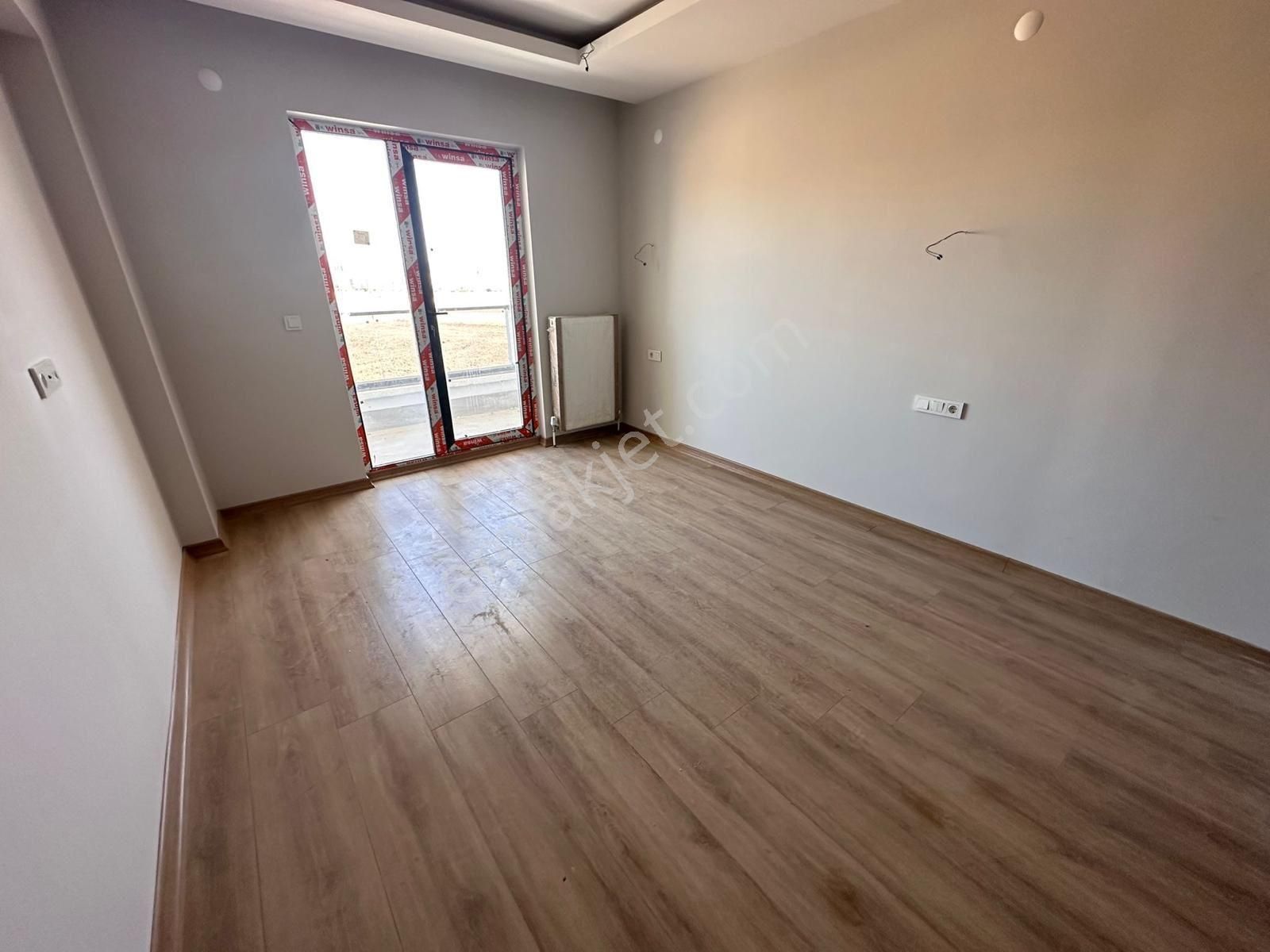 Yuvaköy'de Ultra Lüks Yapılı Kilerli 4,5+1 Satılık Daire - Görsel 23