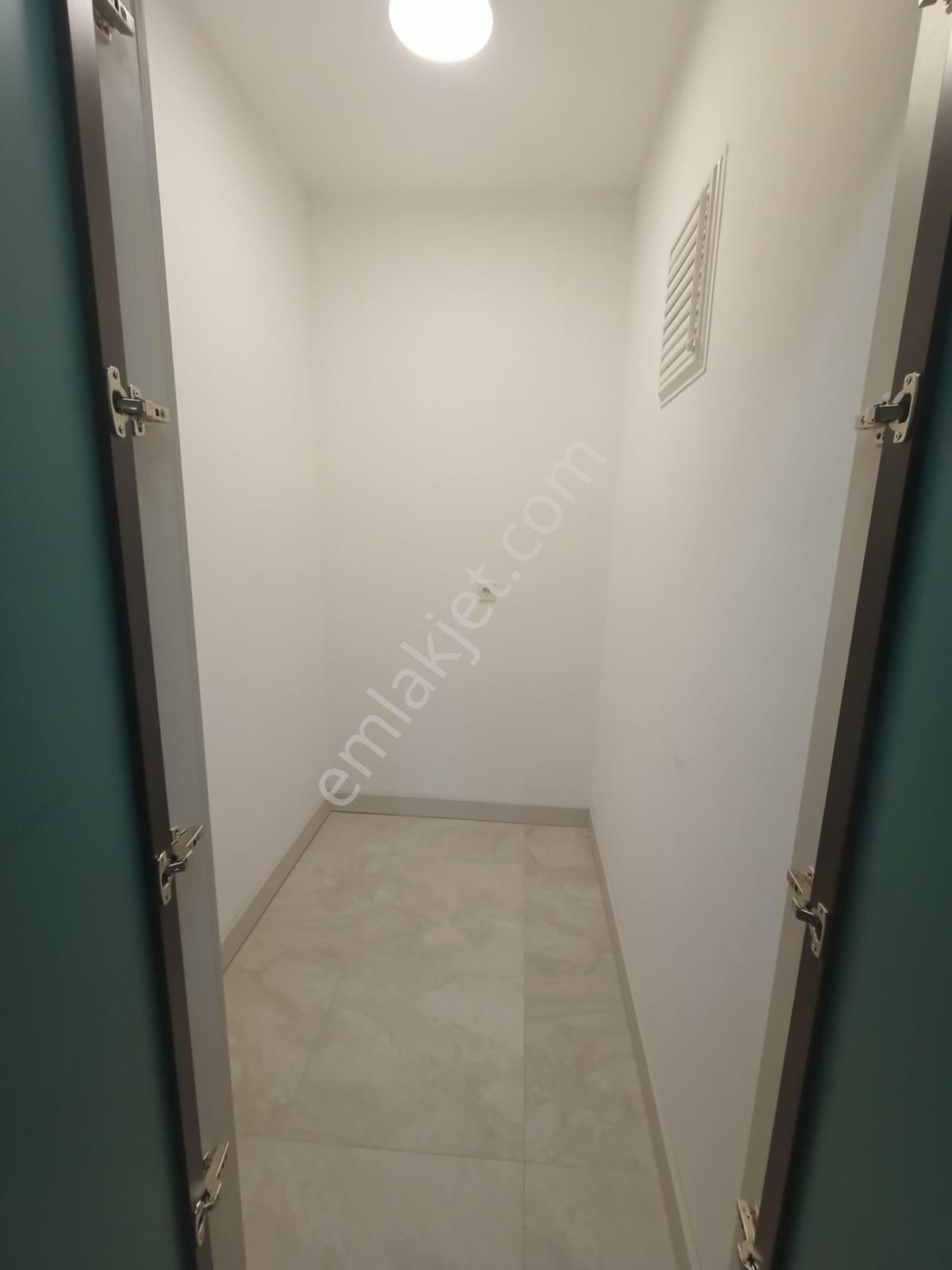 Yuvaköy'de Ultra Lüks Yapılı Kilerli 4,5+1 Satılık Daire - Görsel 14