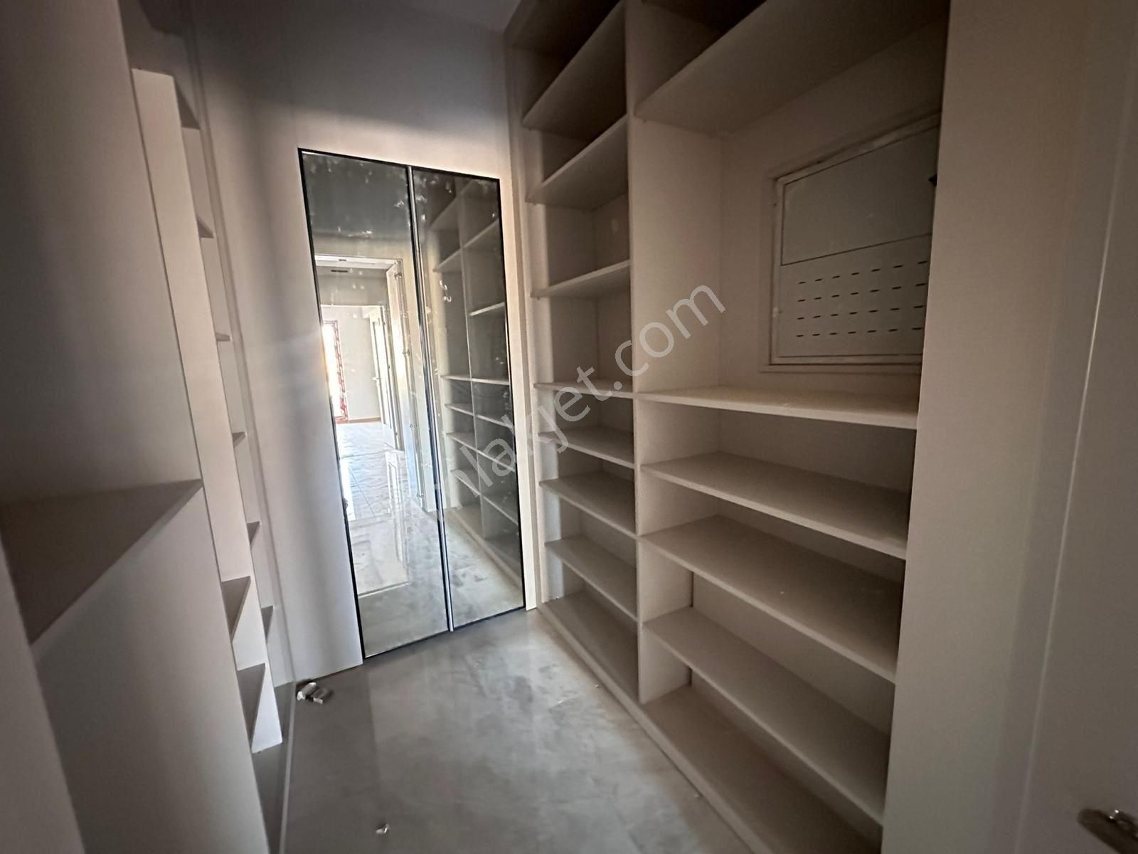 Yuvaköy'de Ultra Lüks Yapılı Kilerli 4,5+1 Satılık Daire - Görsel 13