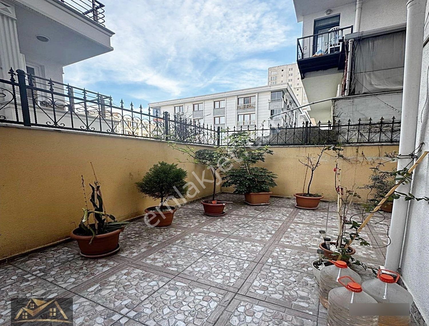 Metrobüsün Dibinde Dev Bahçe Sıfır Lüks 2+1 Geniş Satılık Daire - Görsel 4