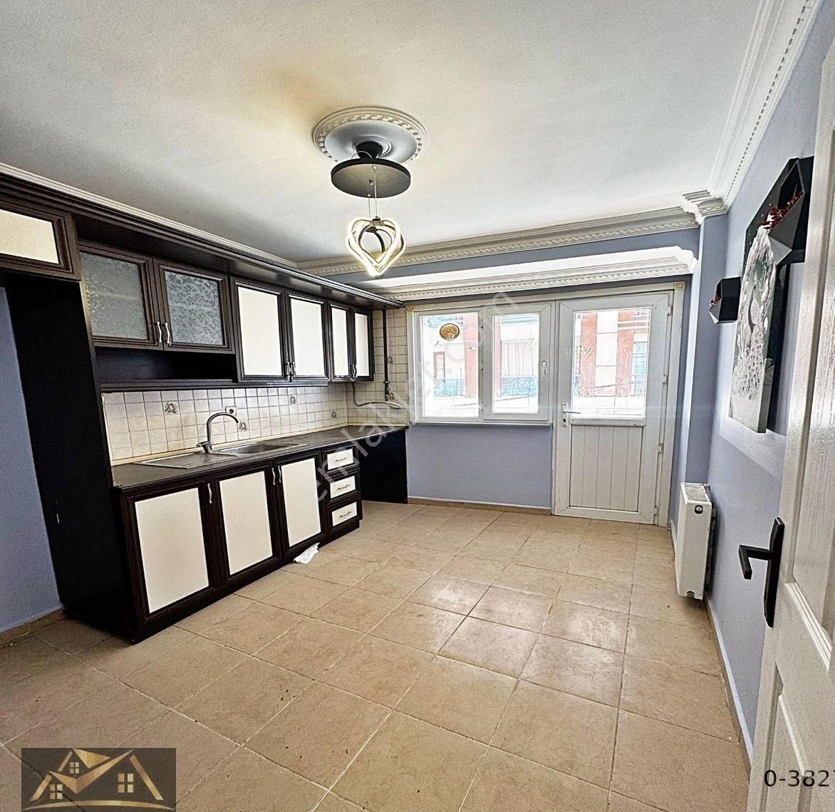 Metrobüse Marmara Park Avm Ye Çık Yakın 2+1 130m2 Satılık Daire - Görsel 9