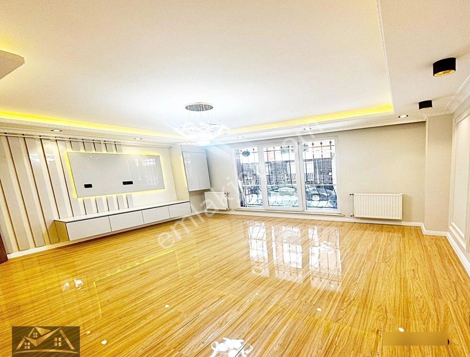 Metrobüse Yakın 2+1 100m2 Ultra Lüks Sorunsuz 2+1 Satılık Daire