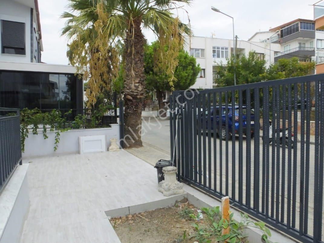 Kuşadası Kadınlar Denizi Bölgesinde Satılık 3 Katlı Tribleks - Görsel 11