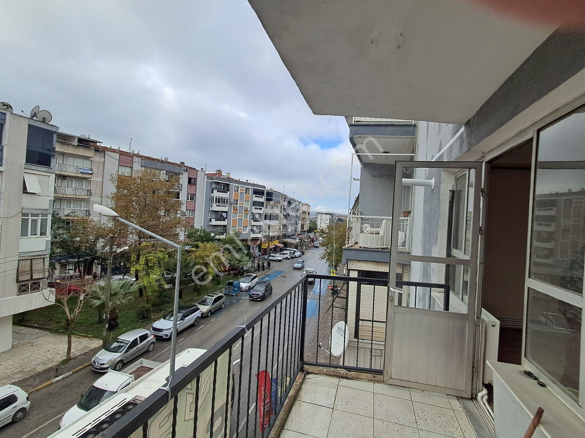 Buca Şirinyer Valirahmibeymahallesinde//forbest'de Cadde Üzeri//filheykelleri Yakını//arakat 2+1 Da - Görsel 4