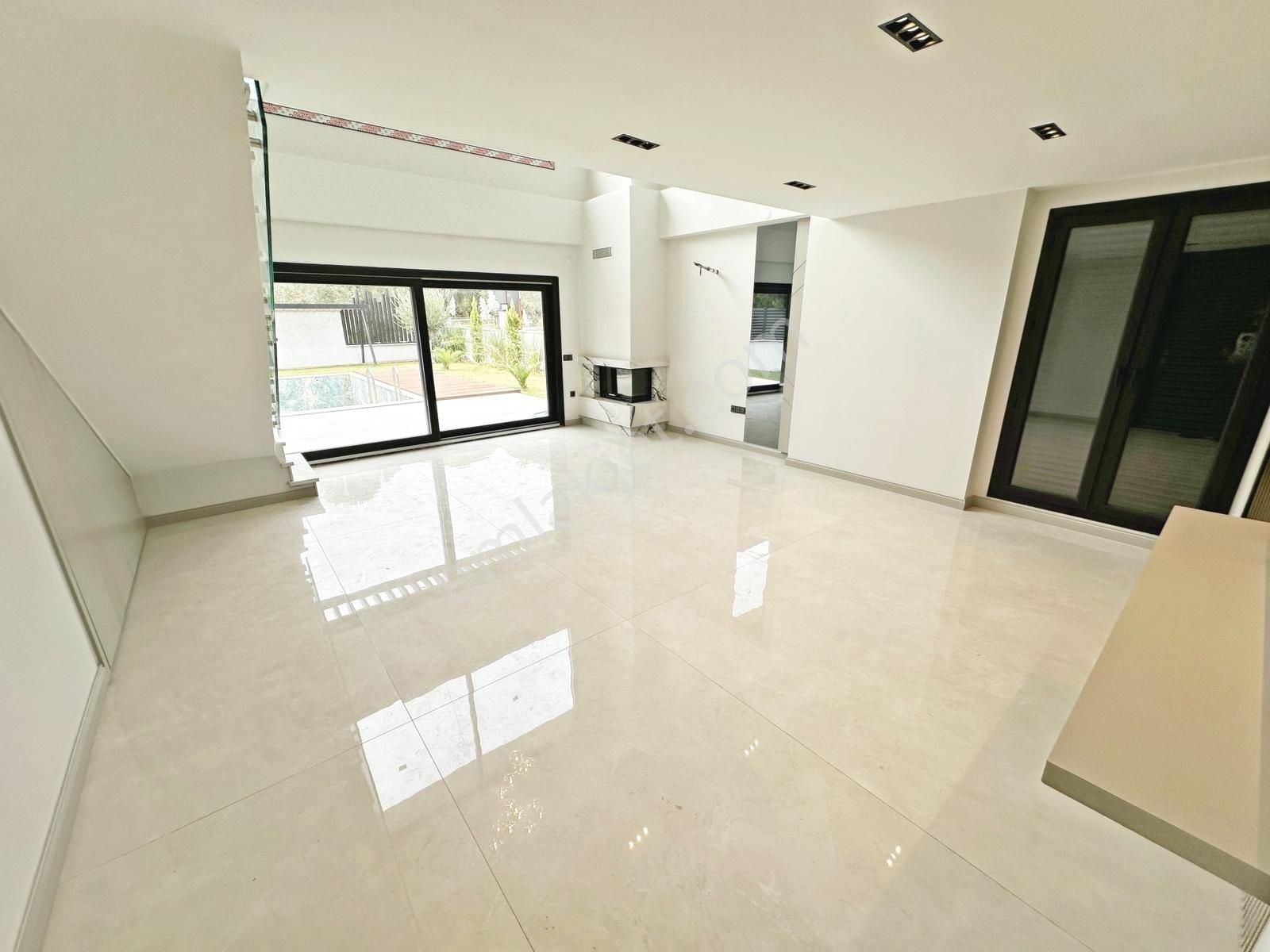 Ayanoğlun'dan Güre'de Büyük Arsa Ferah Kullanımlı Kaliteli Villa - Görsel 11