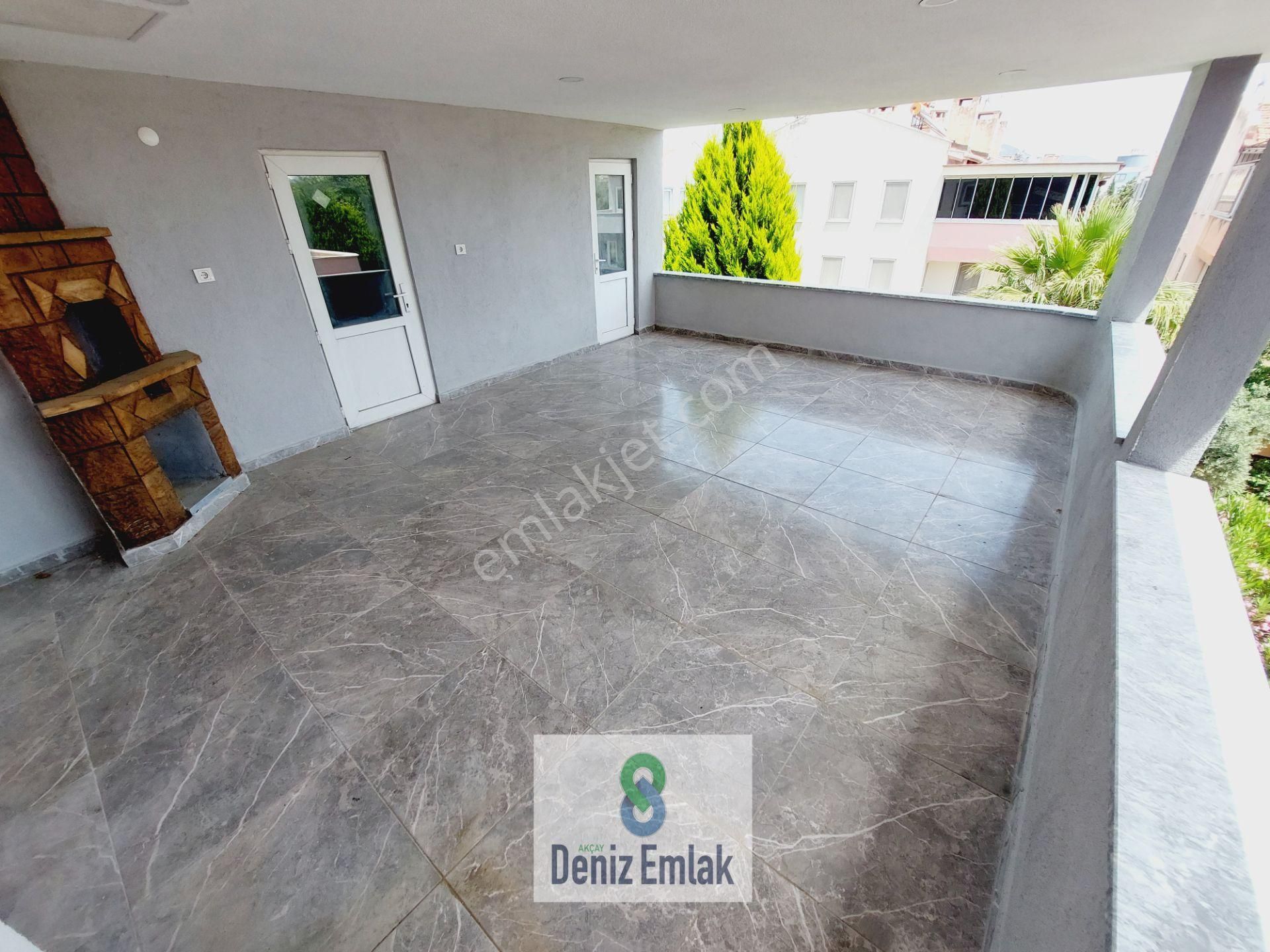 Denizden Akçayda Öncephe Masrafsız Bahçeli Teraslı Satılık 3+1 Tripleks Villa. - Görsel 8