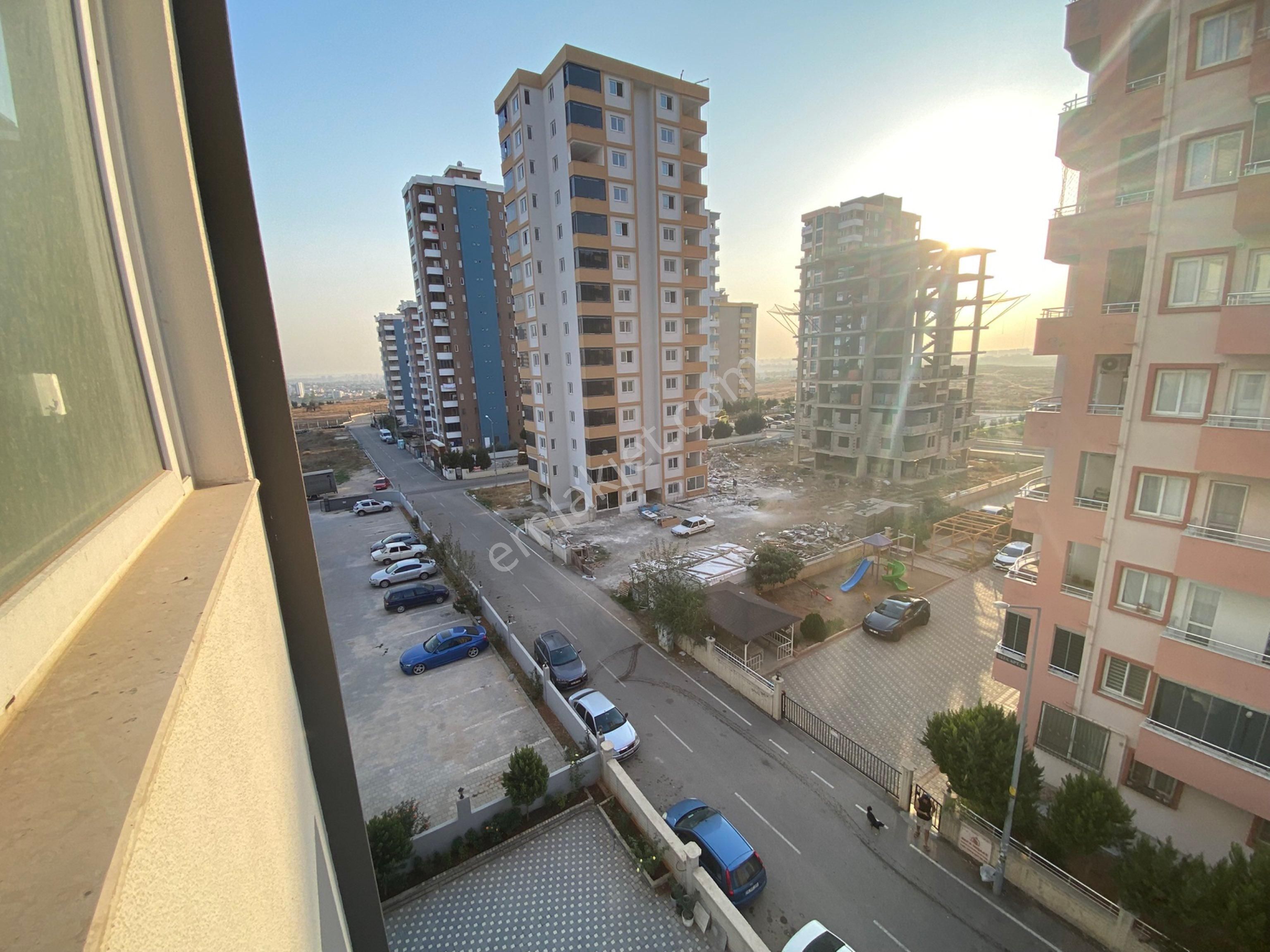 Cadde Üzerinde-iskanlı-hasarsız - Görsel 5