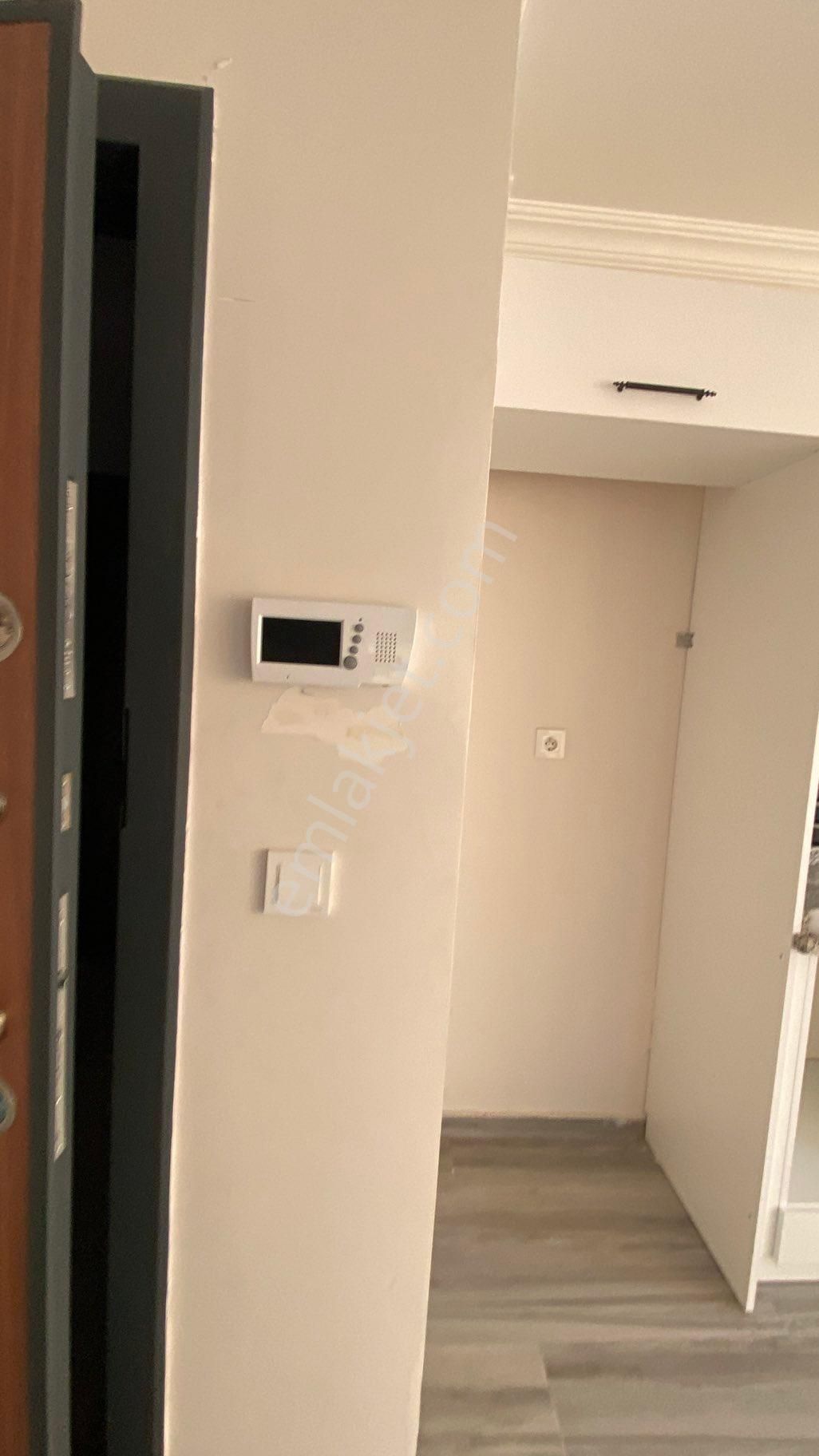 Cadde Üzerinde-iskanlı-hasarsız - Görsel 14