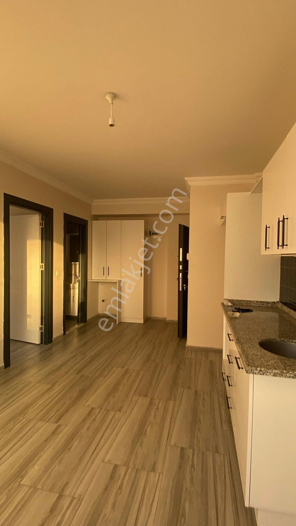 Cadde Üzerinde-iskanlı-hasarsız - Görsel 15