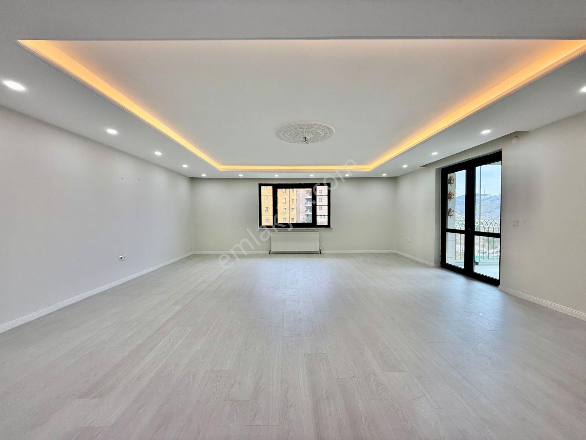 Çiftçioğularından Kuzey Ankara Toki'de E.banyolu Geniş Lüx 4+1