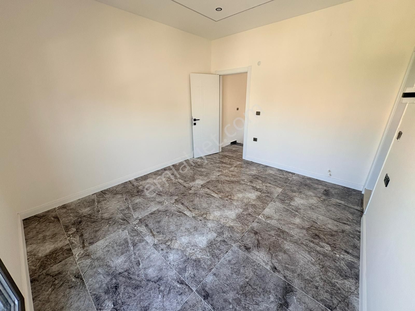 Gümüldür Yarentepede Orta Cephede 3+1 Villa - Görsel 15