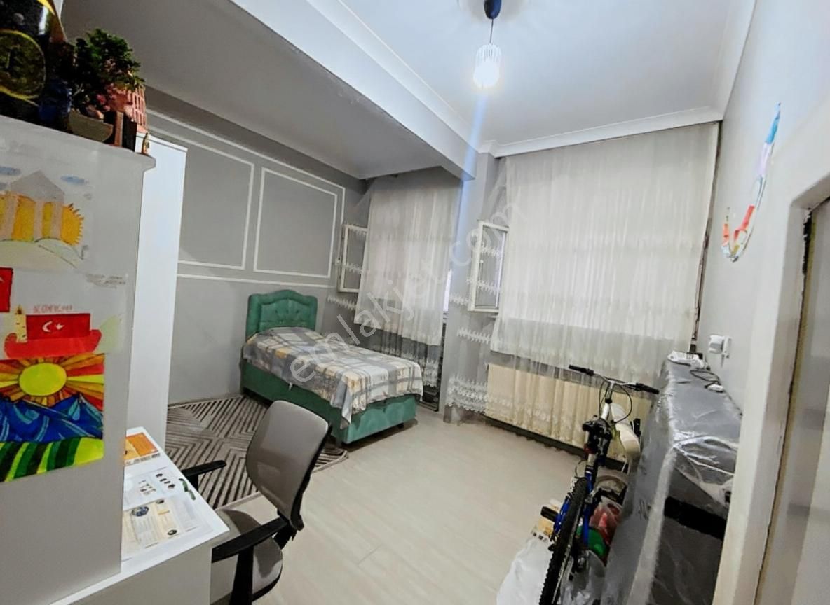 Metroya 1 Dk Yürüme Mesafesinde Düz Giriş Fırsat Daire