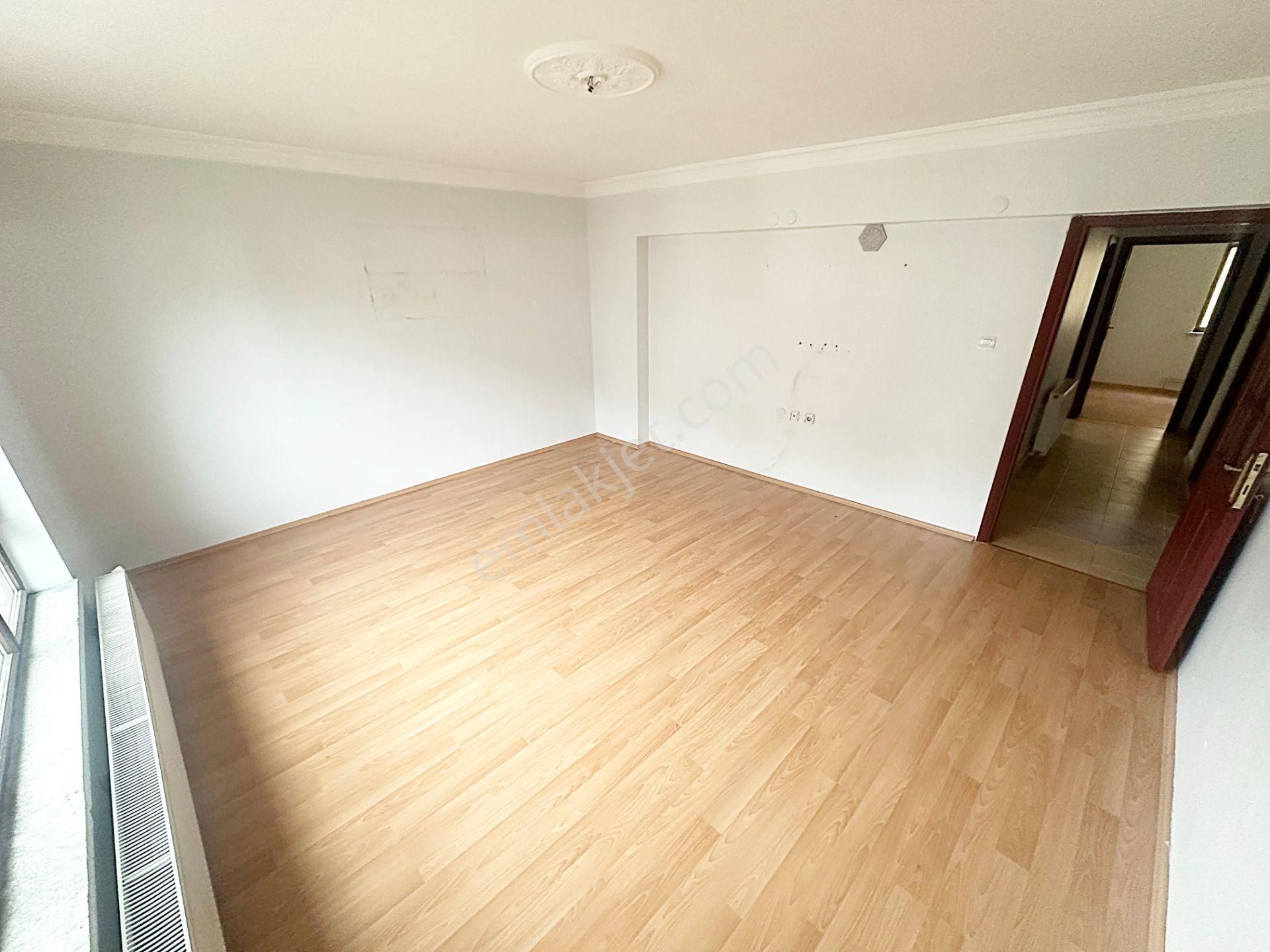 Cihandan Güventepe Mahallesinde Cadde Paraleli Katta Kiralık - Görsel 9