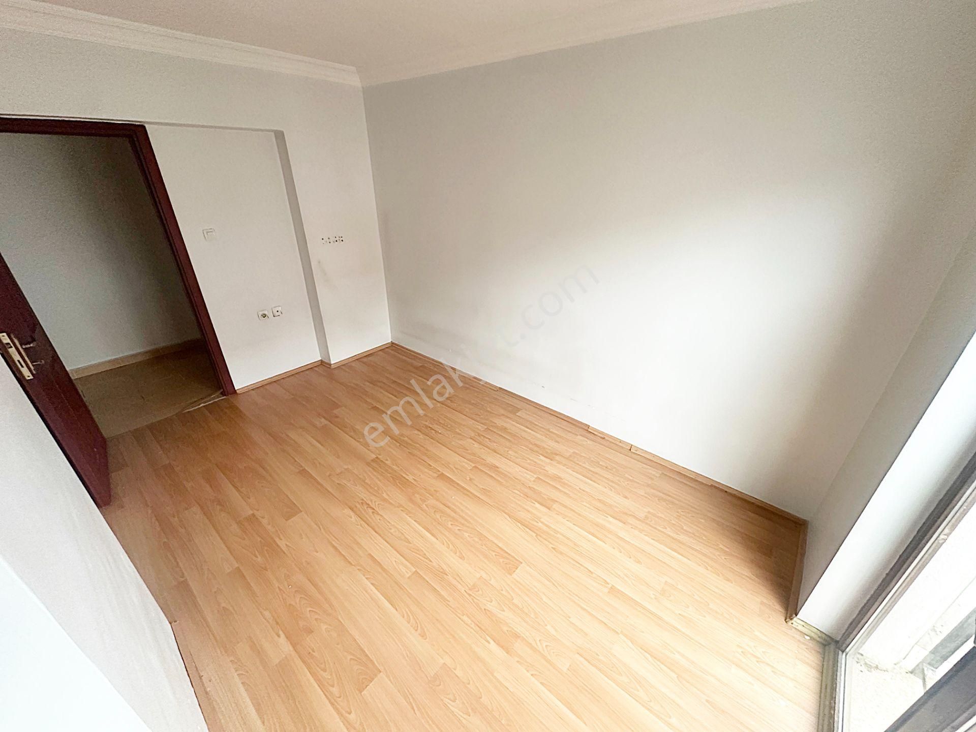 Cihandan Güventepe Mahallesinde Cadde Paraleli Katta Kiralık - Görsel 15