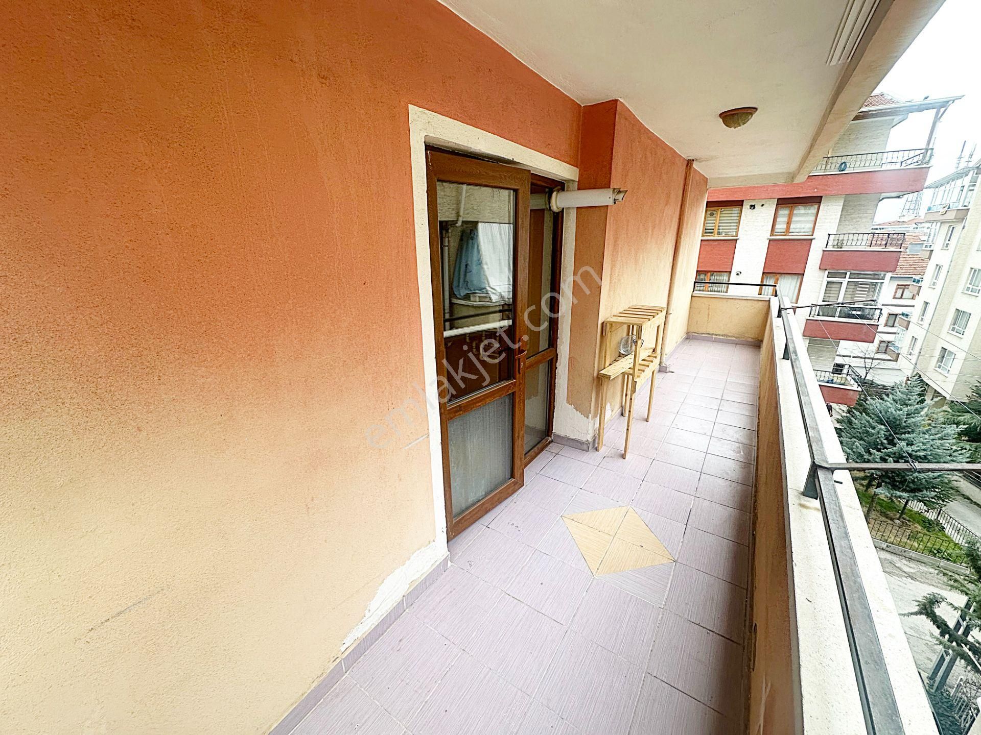 Cihandan Güventepe Mahallesinde Cadde Paraleli Katta Kiralık - Görsel 6