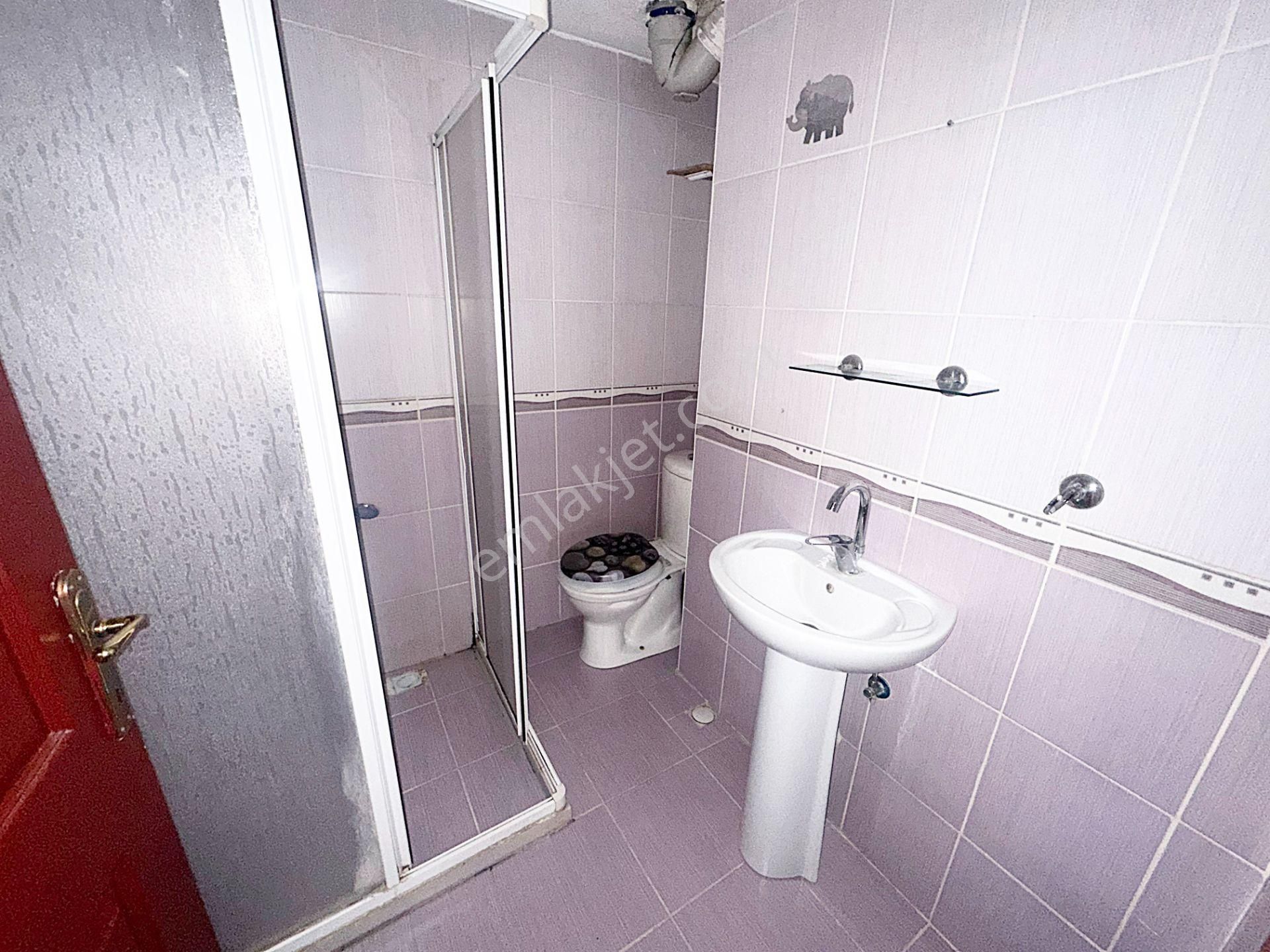 Cihandan Güventepe Mahallesinde Cadde Paraleli Katta Kiralık - Görsel 24