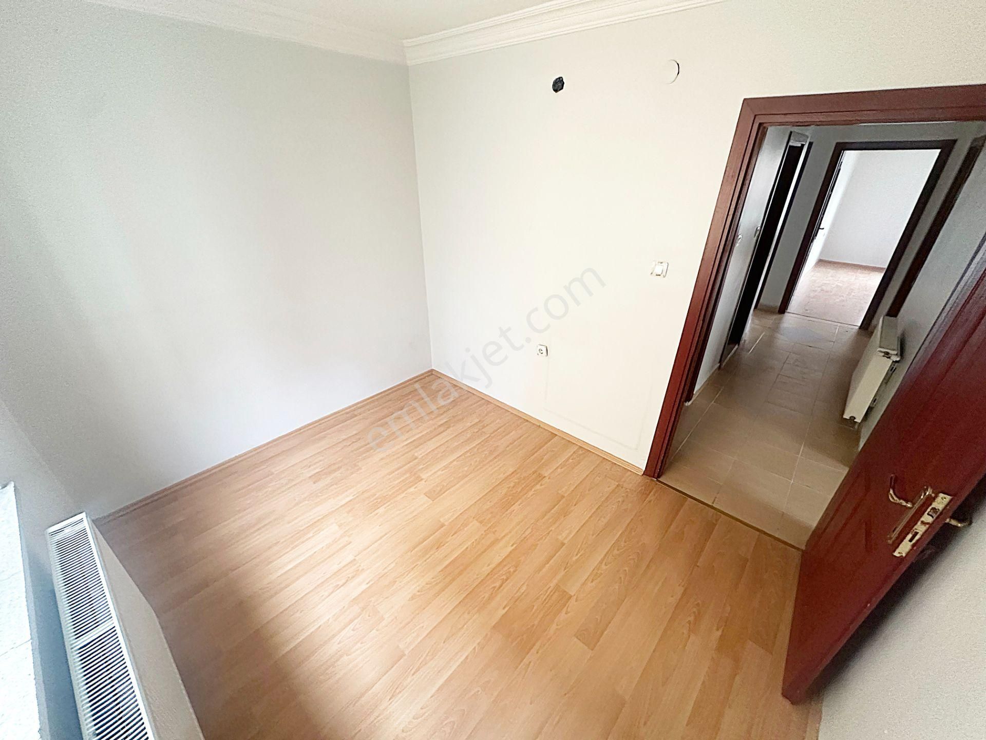 Cihandan Güventepe Mahallesinde Cadde Paraleli Katta Kiralık - Görsel 21