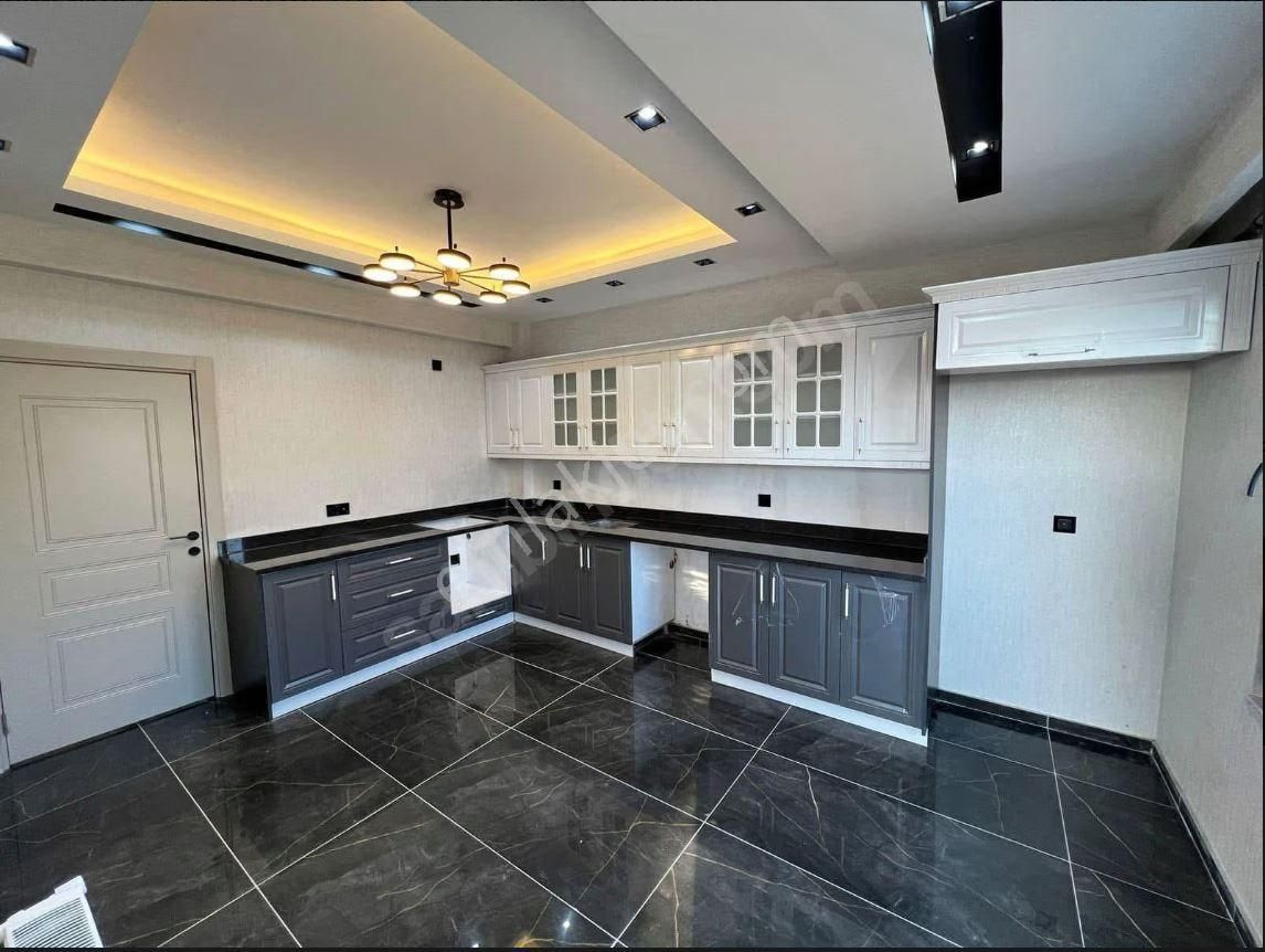 Doğukente Acil Satılık 4+1 Lüx Daire