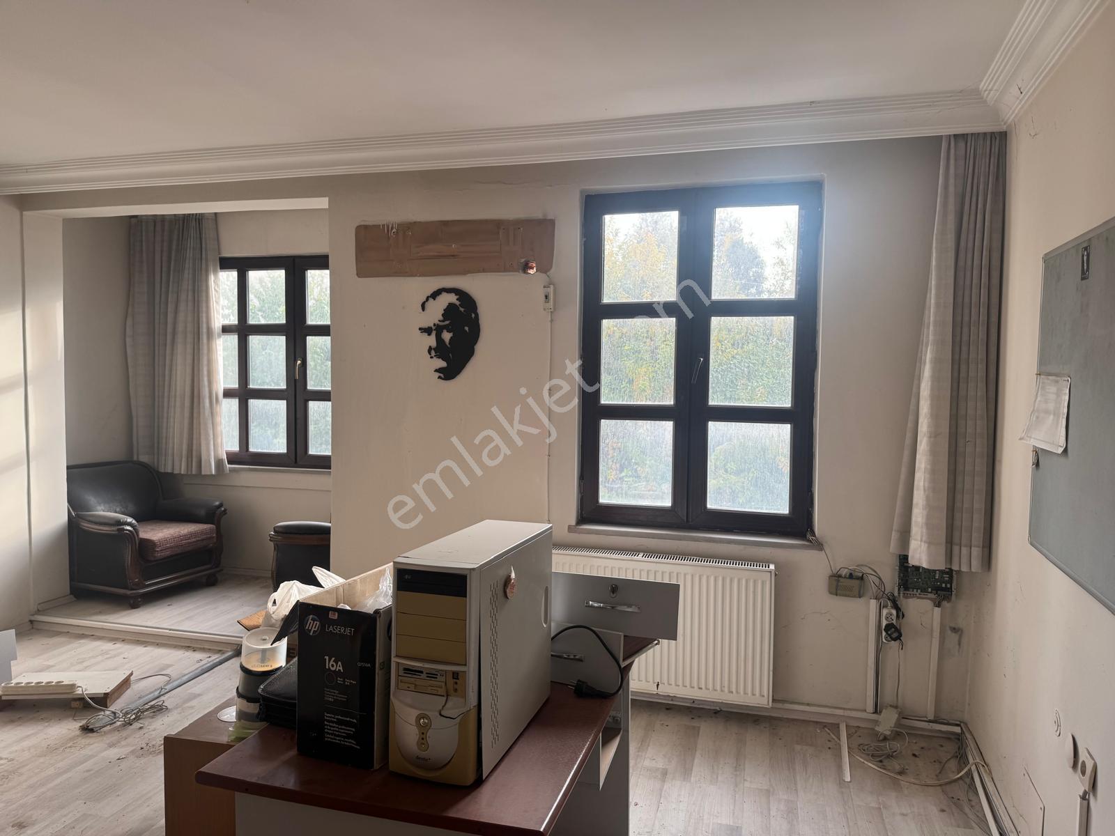 Özsoy Emlak Edirne'den 3 Şerefeli Cami Karşısı Satılık 3 Katlı Bina - Görsel 11
