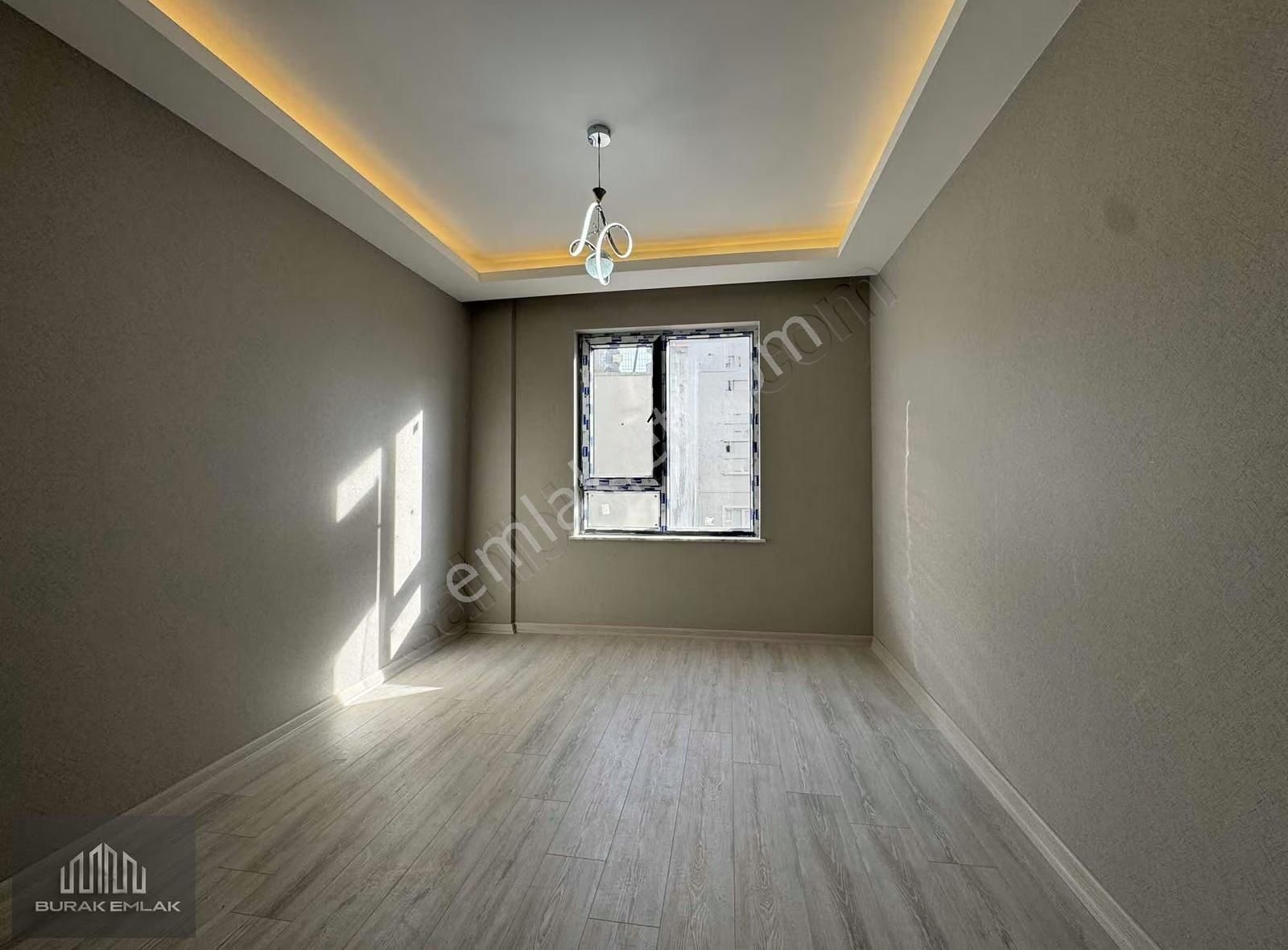 Burak'tan Lüks Sitede Teras Balkonlu, E.banyolu 140m2 Sıfır 3+1 - Görsel 24