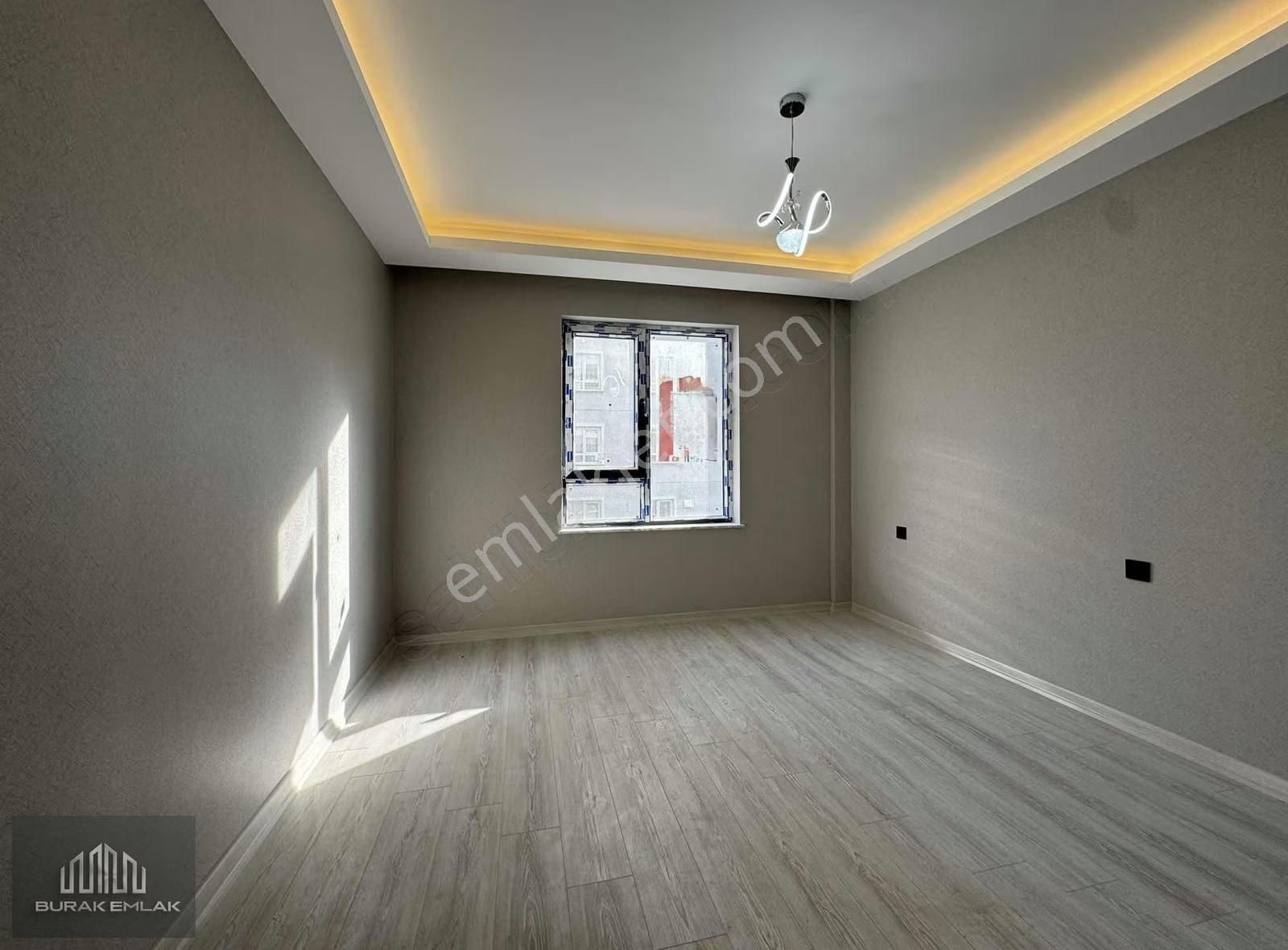 Burak'tan Lüks Sitede Teras Balkonlu, E.banyolu 140m2 Sıfır 3+1 - Görsel 23