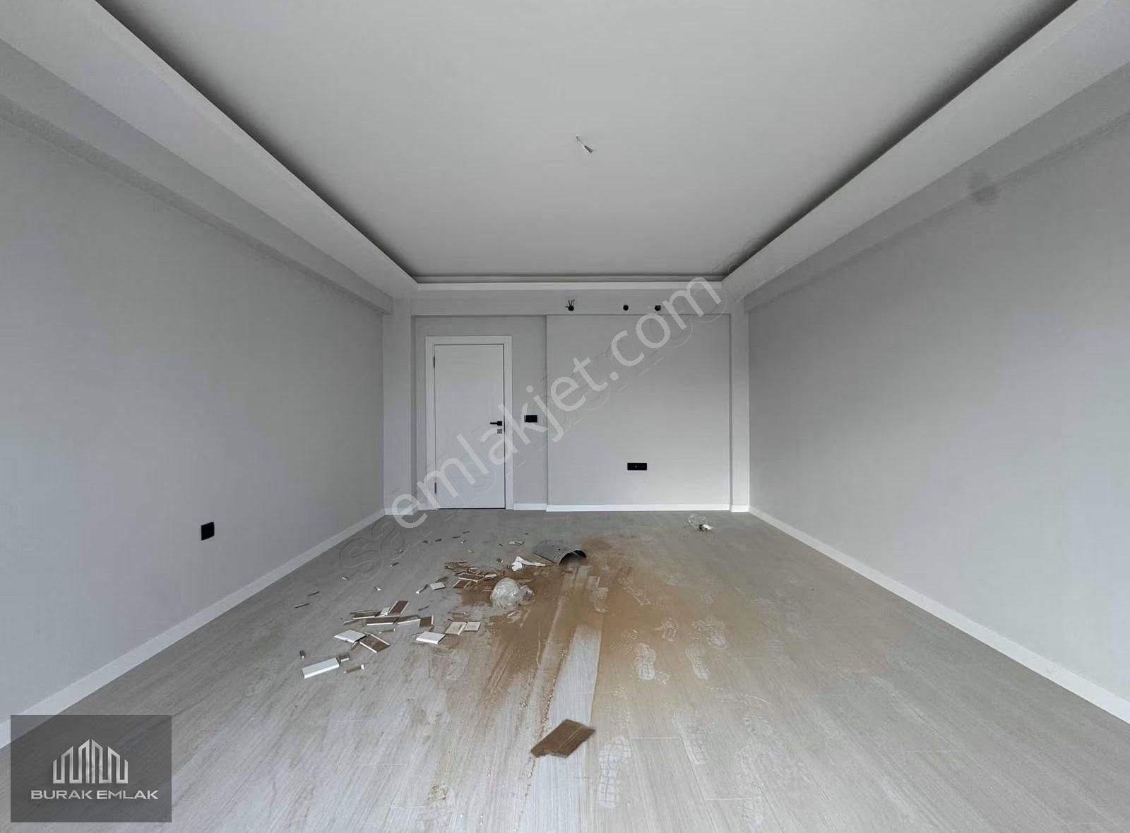 Burak'tan Sıfır Sitede Teras Balkonlu E.banyolu Sade Ve Şık 3+1 - Görsel 4