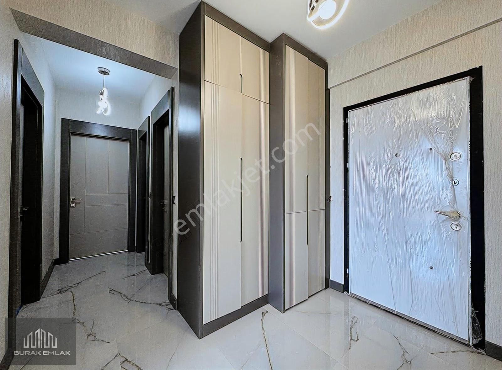 Burak'tan Çift Bloklu Lüks Sitede Giyinme Odalı Sıfır 2+1'ler - Görsel 4