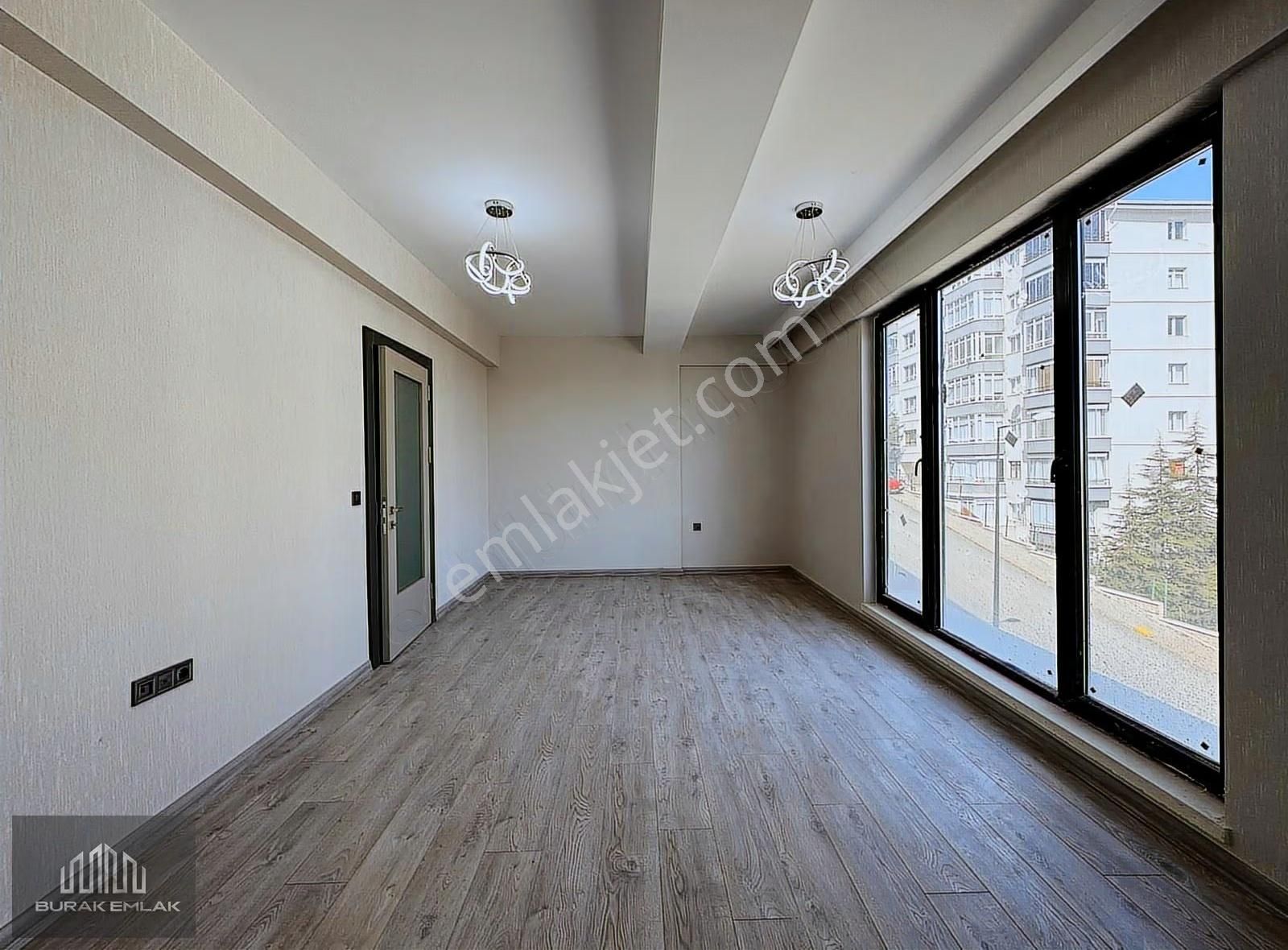 Burak'tan Çift Bloklu Lüks Sitede Giyinme Odalı Sıfır 2+1'ler - Görsel 28