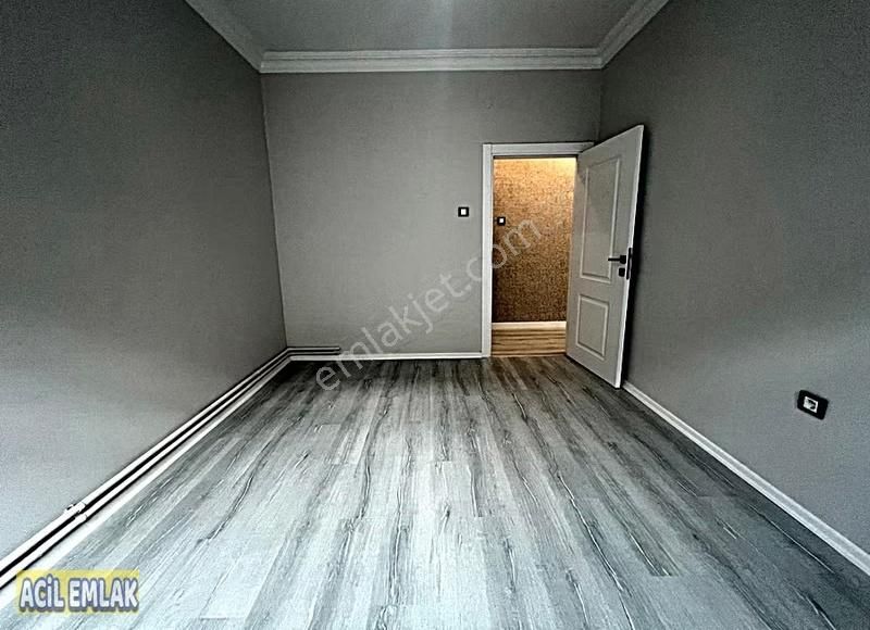 Acil Emlaktan Bayrak Sokakta Bağımsız Mega Lüks Daire - Görsel 3