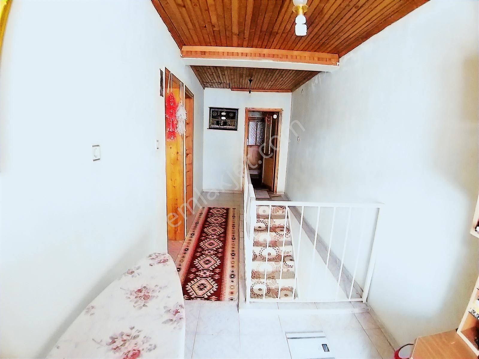 Konak Eşrefpaşa'da//2katlı Hisse Tapulu//80+80=160m2/2katlı3+1ev - Görsel 17