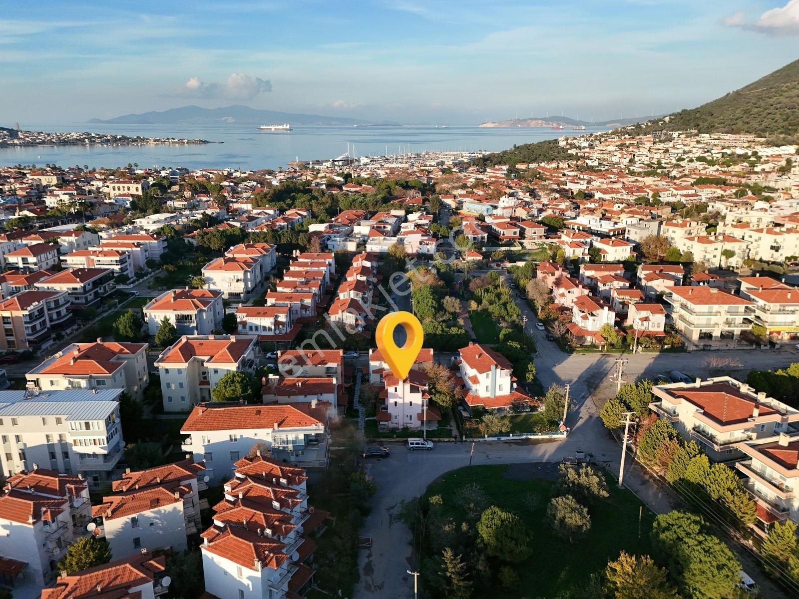 Yenifoça Merkezde Tam Müstakil, Bahçeli Satılık Tripleks Villa - Görsel 22