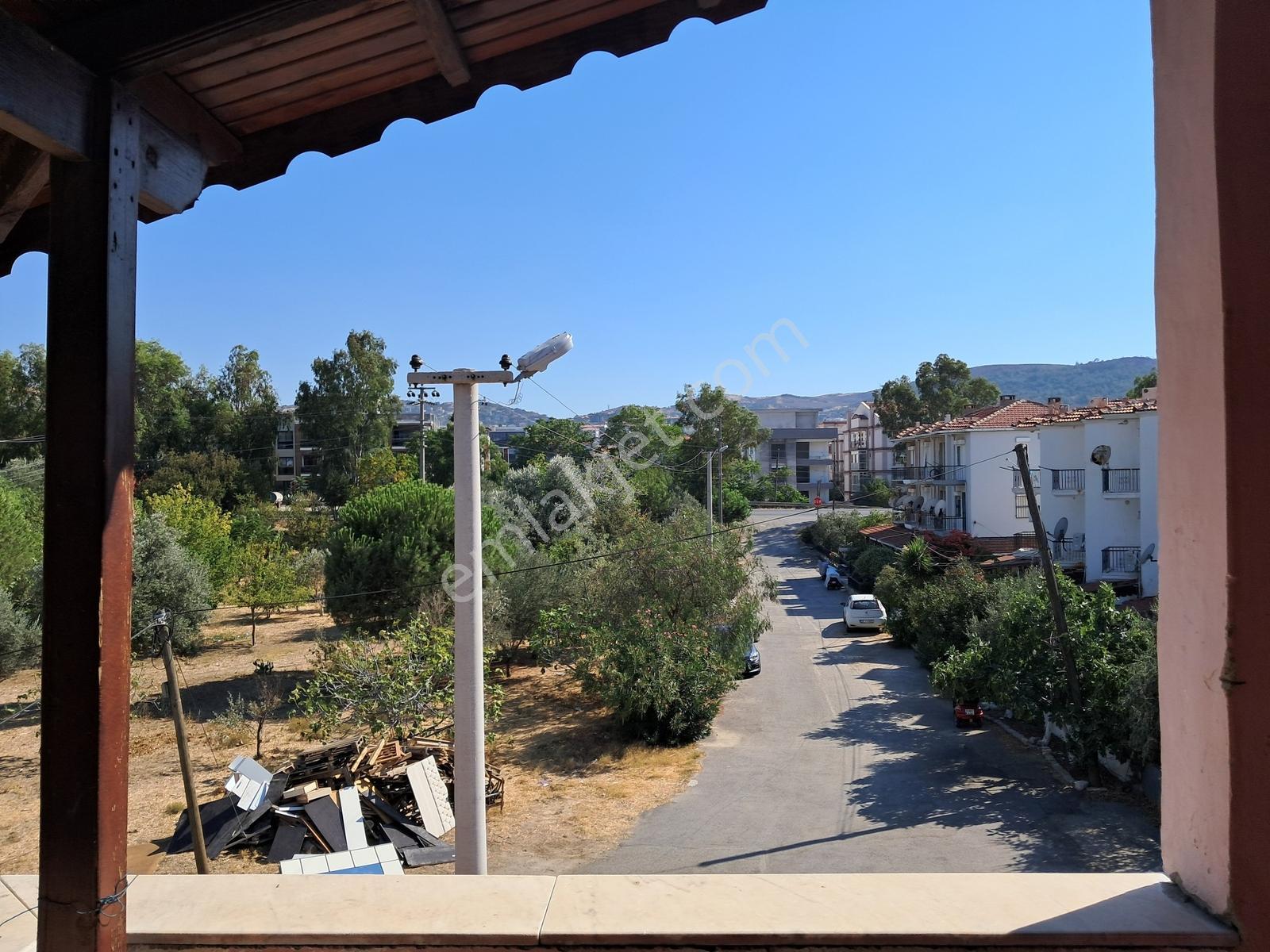 Yenifoça Merkezde Tam Müstakil, Bahçeli Satılık Tripleks Villa - Görsel 14