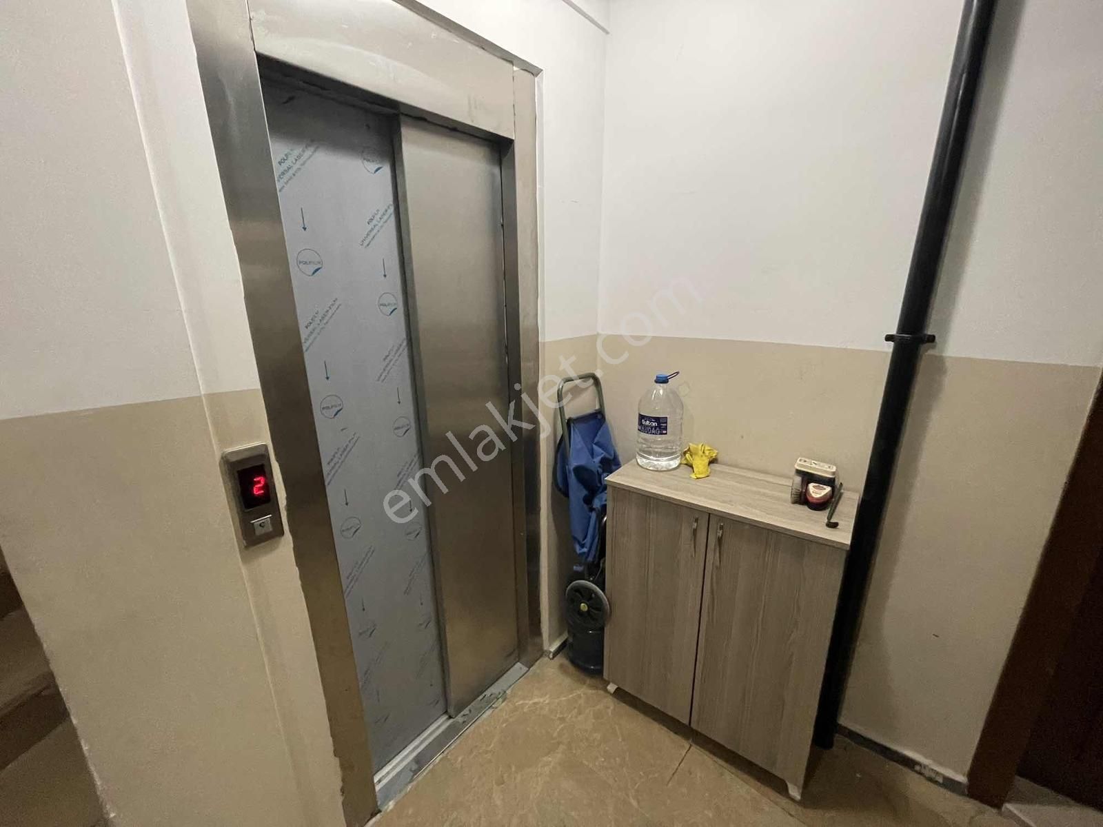 Sultangazi Tramvay Caddesinde Köşe Daire 2+1 100 Mt Asansörlü - Görsel 16