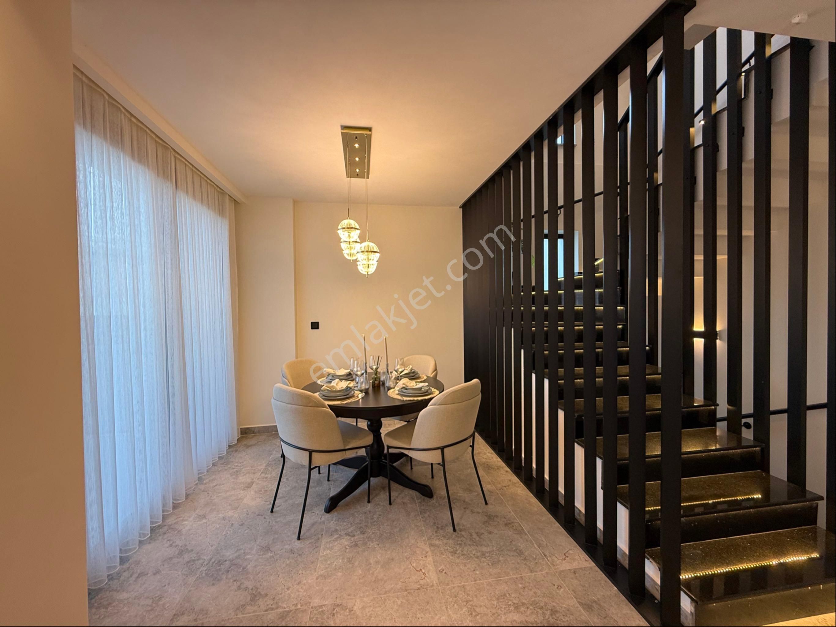 Kuşadası Davutlar Merkez’de Millipark Ormanları Sınırında!! Satılık Tripleks Villa - Görsel 11