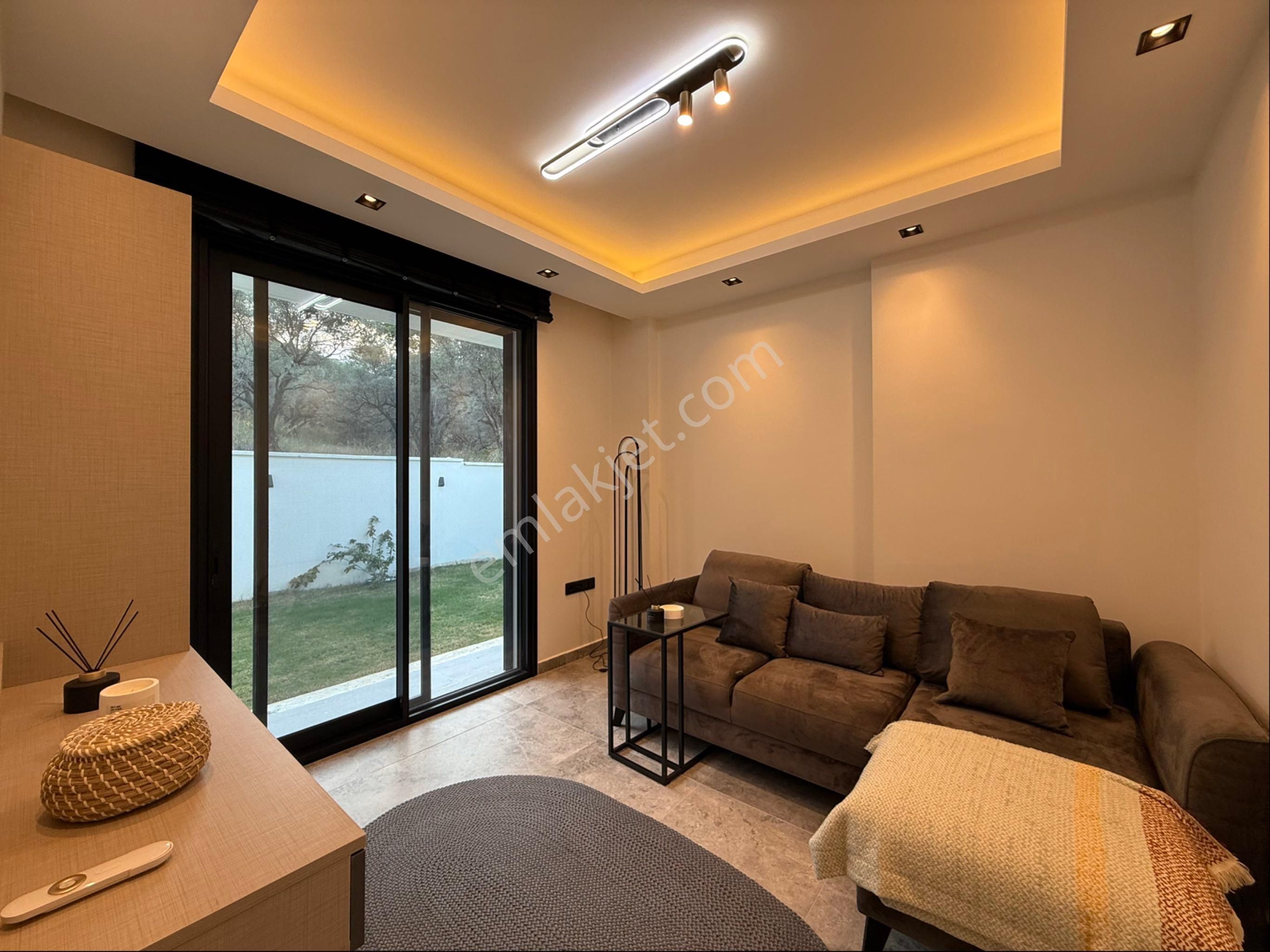 Kuşadası Davutlar Merkez’de Millipark Ormanları Sınırında!! Satılık Tripleks Villa - Görsel 14