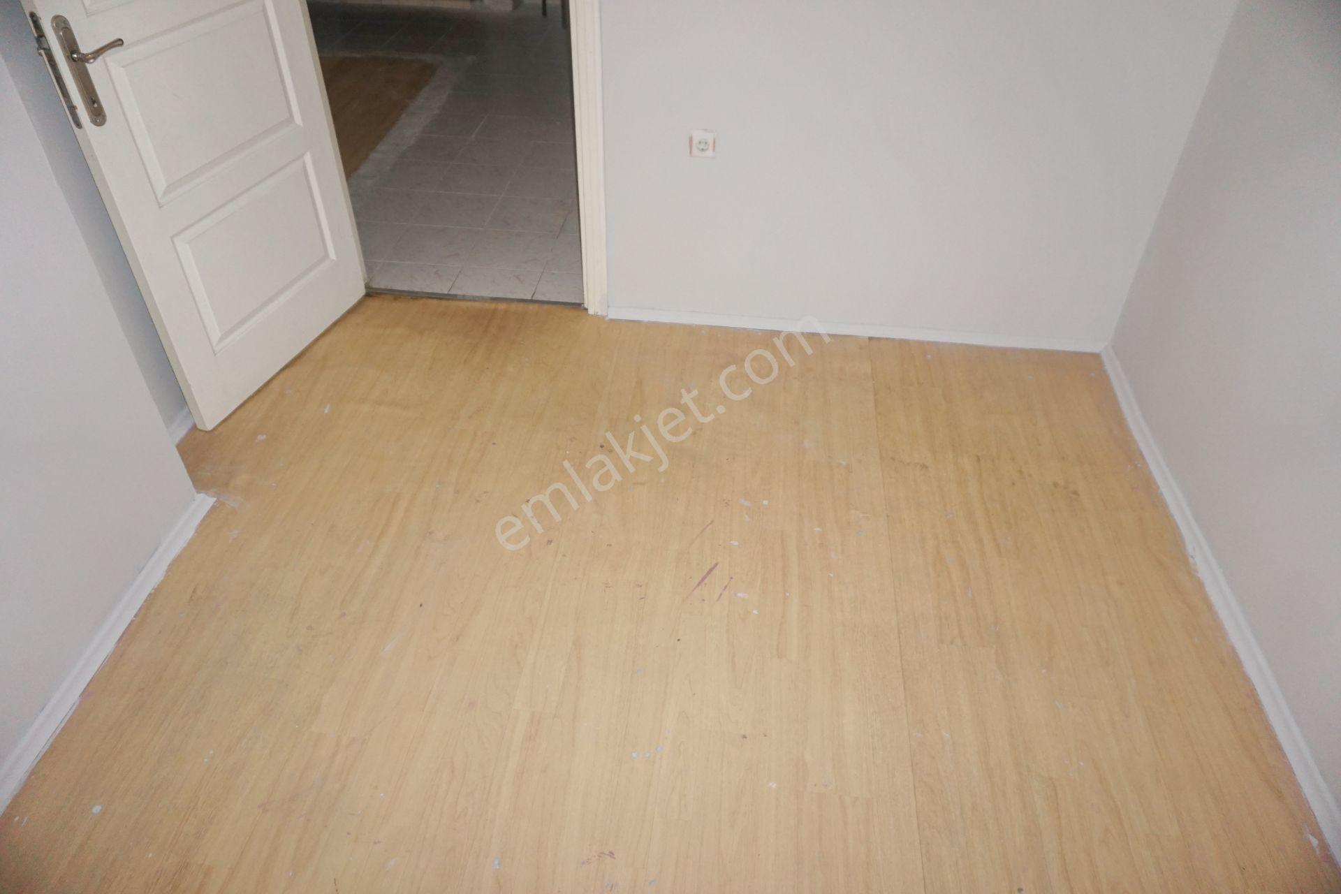 Meral R1708 Yeşilova Mah Salı Pazarı Cad 15m2 Hisseli 3+1 Arakat - Görsel 12