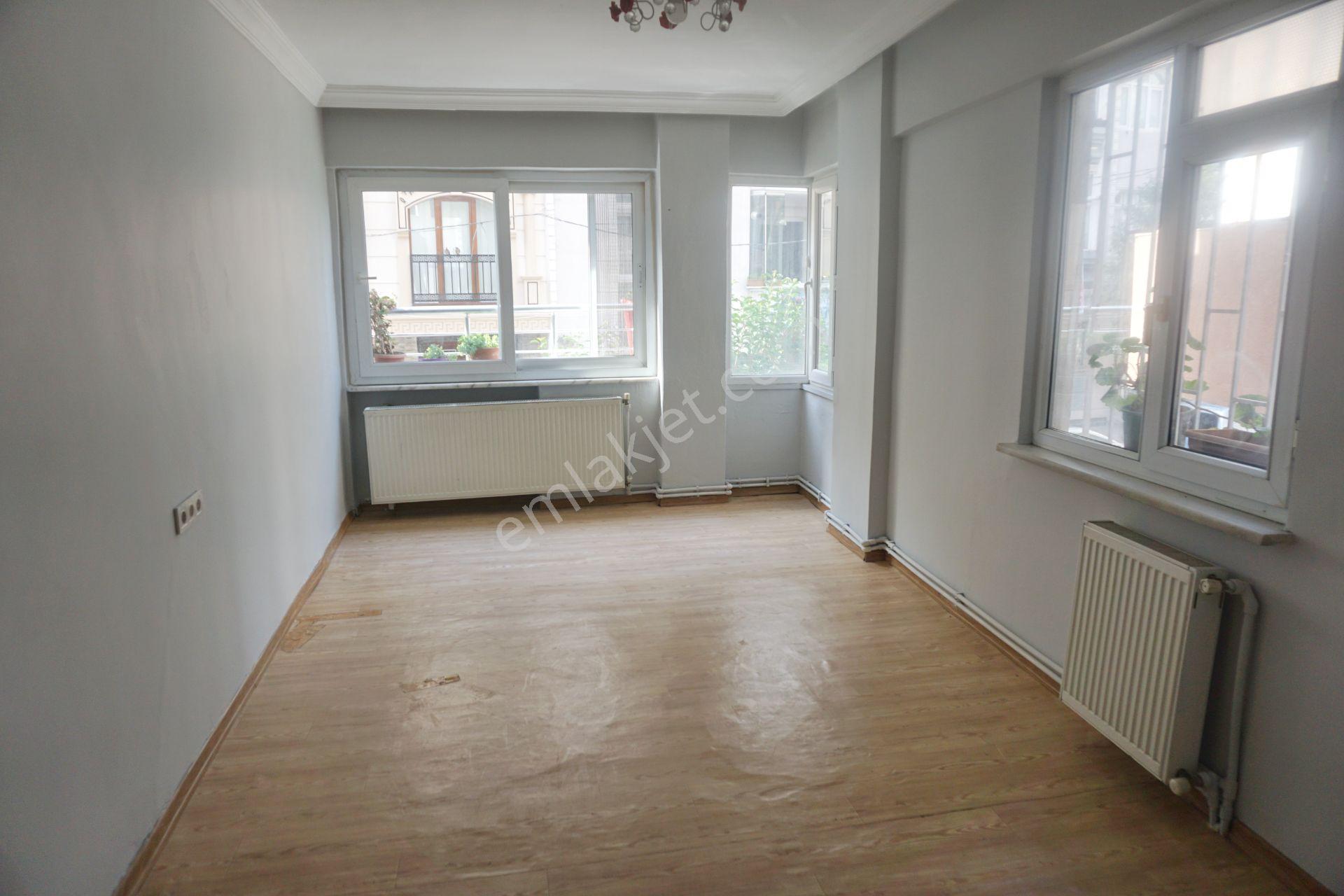 Meral R1708 Yeşilova Mah Salı Pazarı Cad 15m2 Hisseli 3+1 Arakat